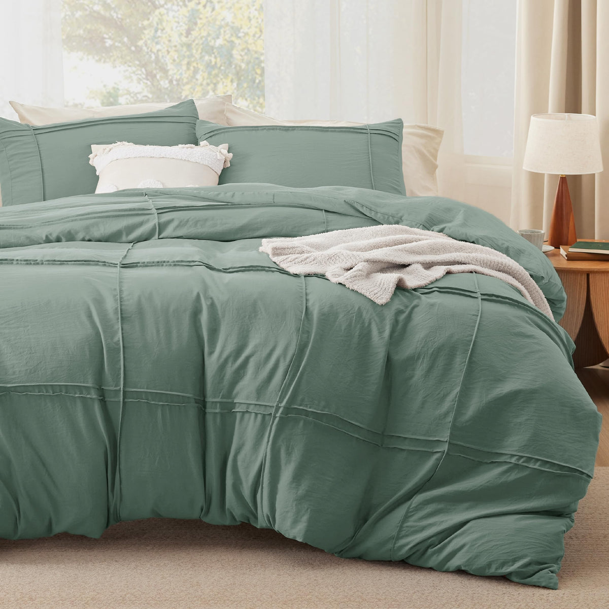 Bedsure Textured Duvet Cover King Size, Soft & Breathable Comforter Cover for All Season, 3 Pieces Wrinkle-Resistant Zipper Bedding with 8 Corner Ties, Olive Green