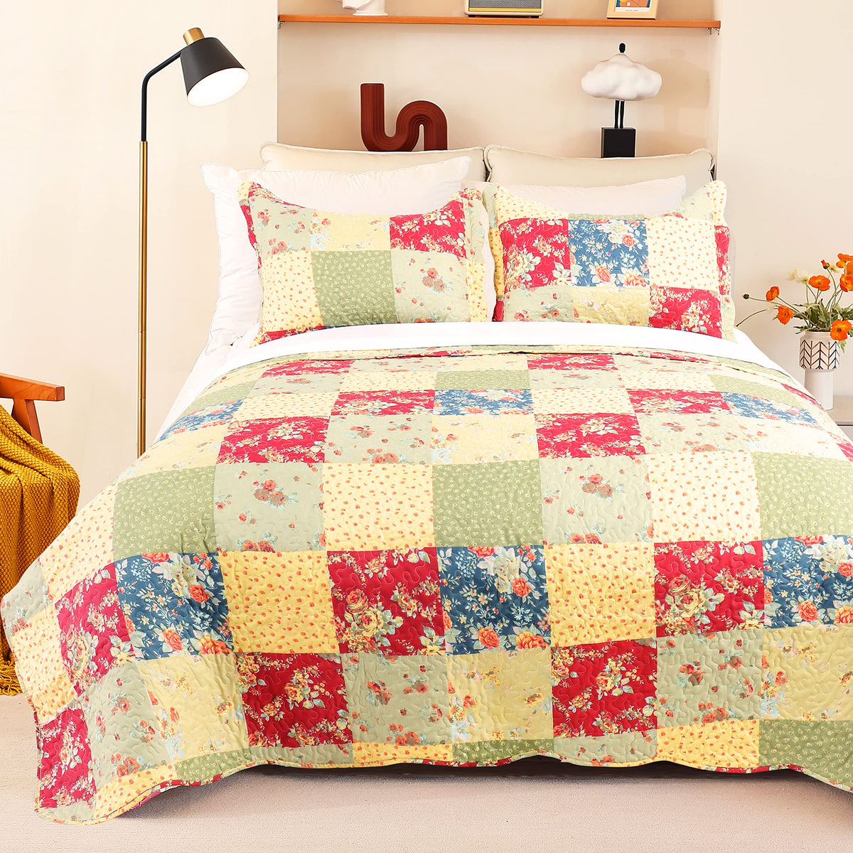 Cmfshape Summer Floral Queen Quilted Bedspread,Romantic Green Quilt Set,Reversible Stitched Bedding Cover All Season,Soft Lightweight Coverlet with Pillow Cases (Green&White, Queen90 x90)