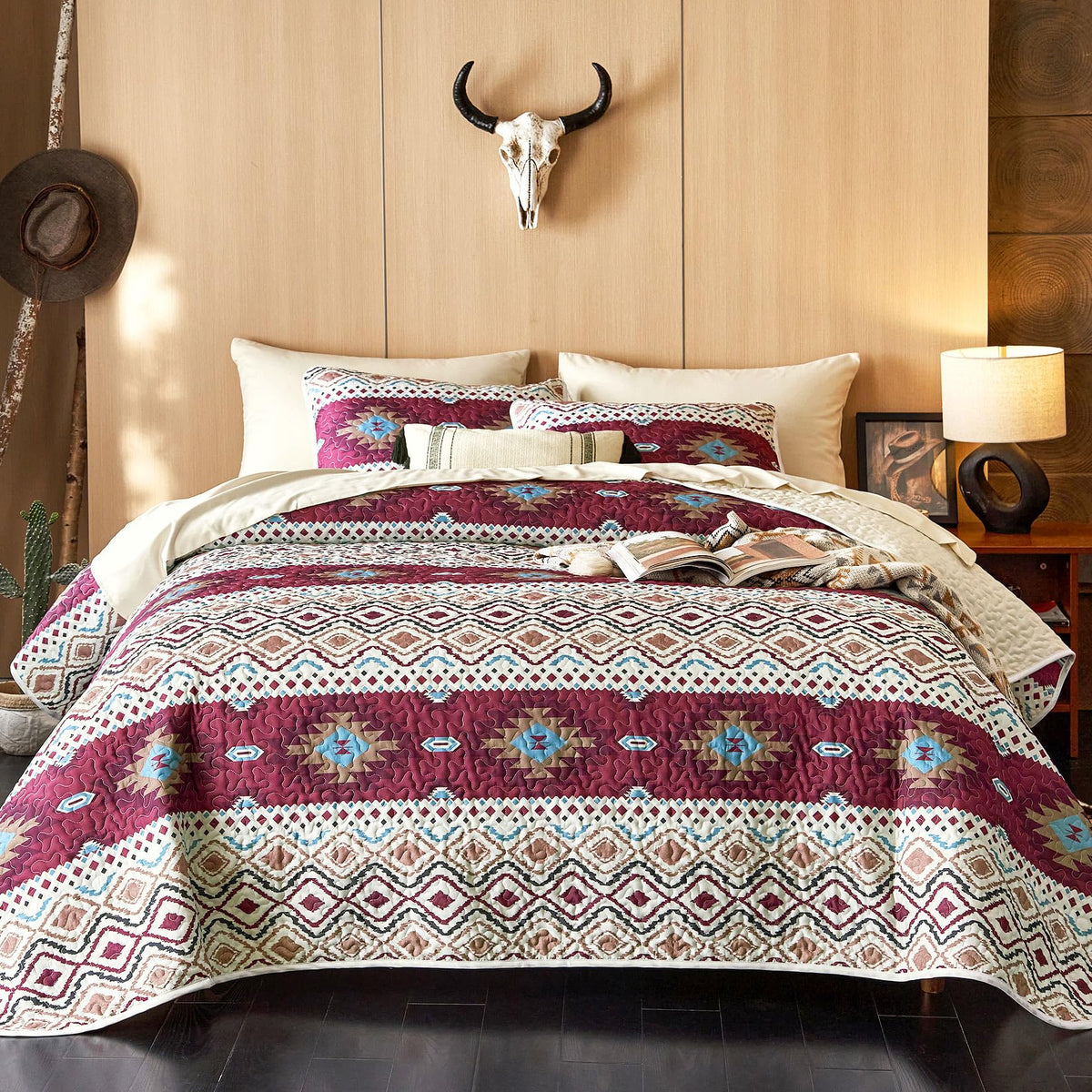 Wake In Cloud - Western Quilt Set, Southwestern Aztec Country Style with Rustic Ranch Vibe, Reversible Lightweight Bedspread Coverlet, 3 Pieces, Beige Brown, Twin/Twin XL Size