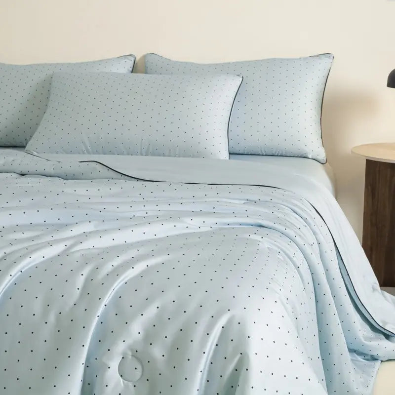 Elegant Comfortable Summer Quilt, Soft Touch, Breathable, Cool, All-Season Use, Ideal for Bedroom and Guest Room