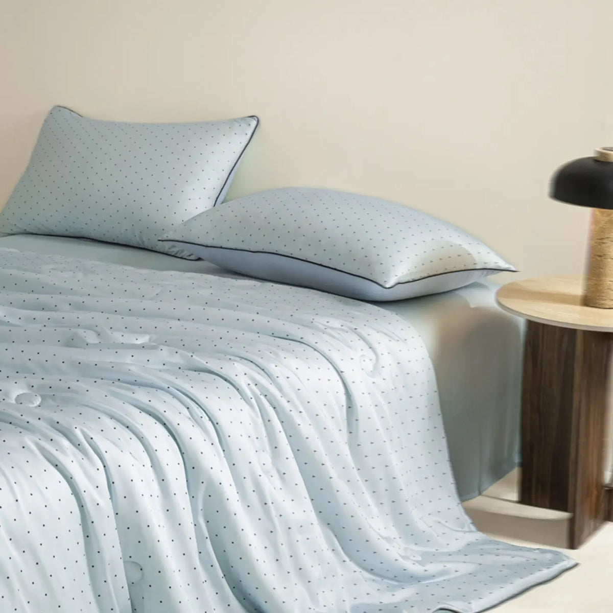 Elegant Comfortable Summer Quilt, Soft Touch, Breathable, Cool, All-Season Use, Ideal for Bedroom and Guest Room