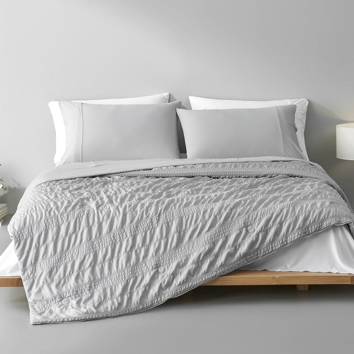 Cozy Bliss Seersucker Cooling Comforter Queen Size, Q-Max 0.45 Reversible Lightweight Cooling Blanket, Breathable Silk Smooth Summer Bedding Quilt for Hot Sleepers Night Sweats Dark Grey