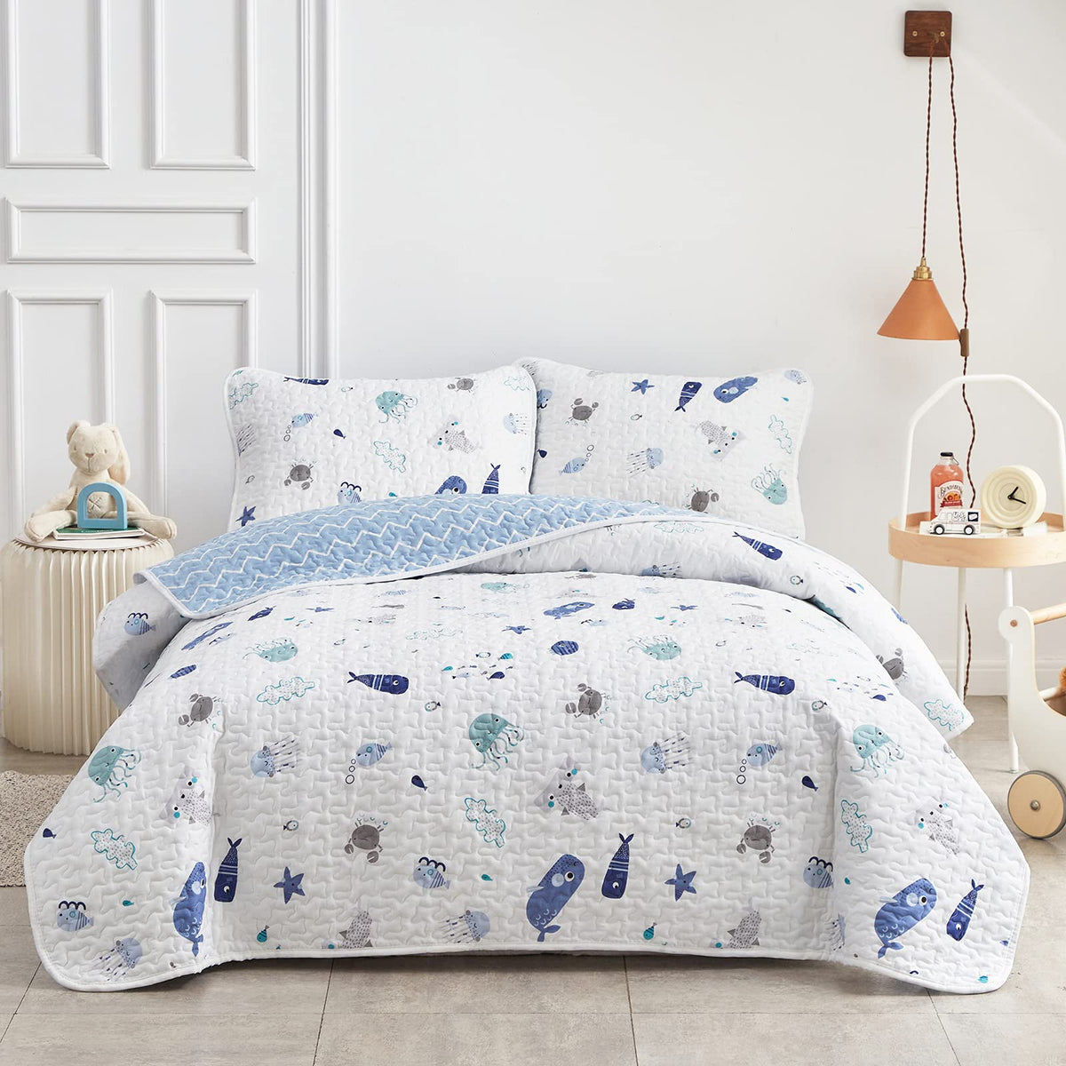 Joyreap 2-Piece Cotton Quilt Set Twin, Vibrant Ocean Theme Starfish Whale Crab Printed on White, Smooth Soft Quilt Bedspread Bed Cover for All Season, 1 Quilt and 1 Pillow Sham- 68x86 inches