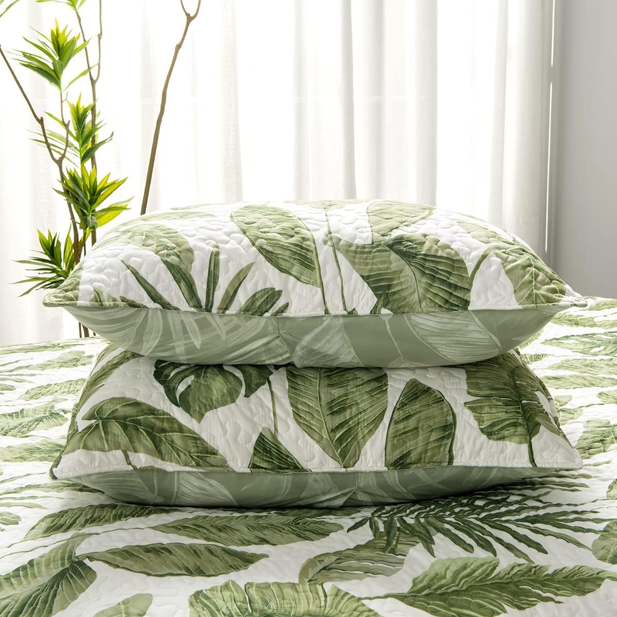 HORIMOTE HOME Tropical Plants Quilt Set Queen Size 3 Pieces, Green Palm Leaves Rainforest Style Fine Printed Reversible Bedspreads Bedding Sets, Soft and Lightweight Bed Coverlet for All Season