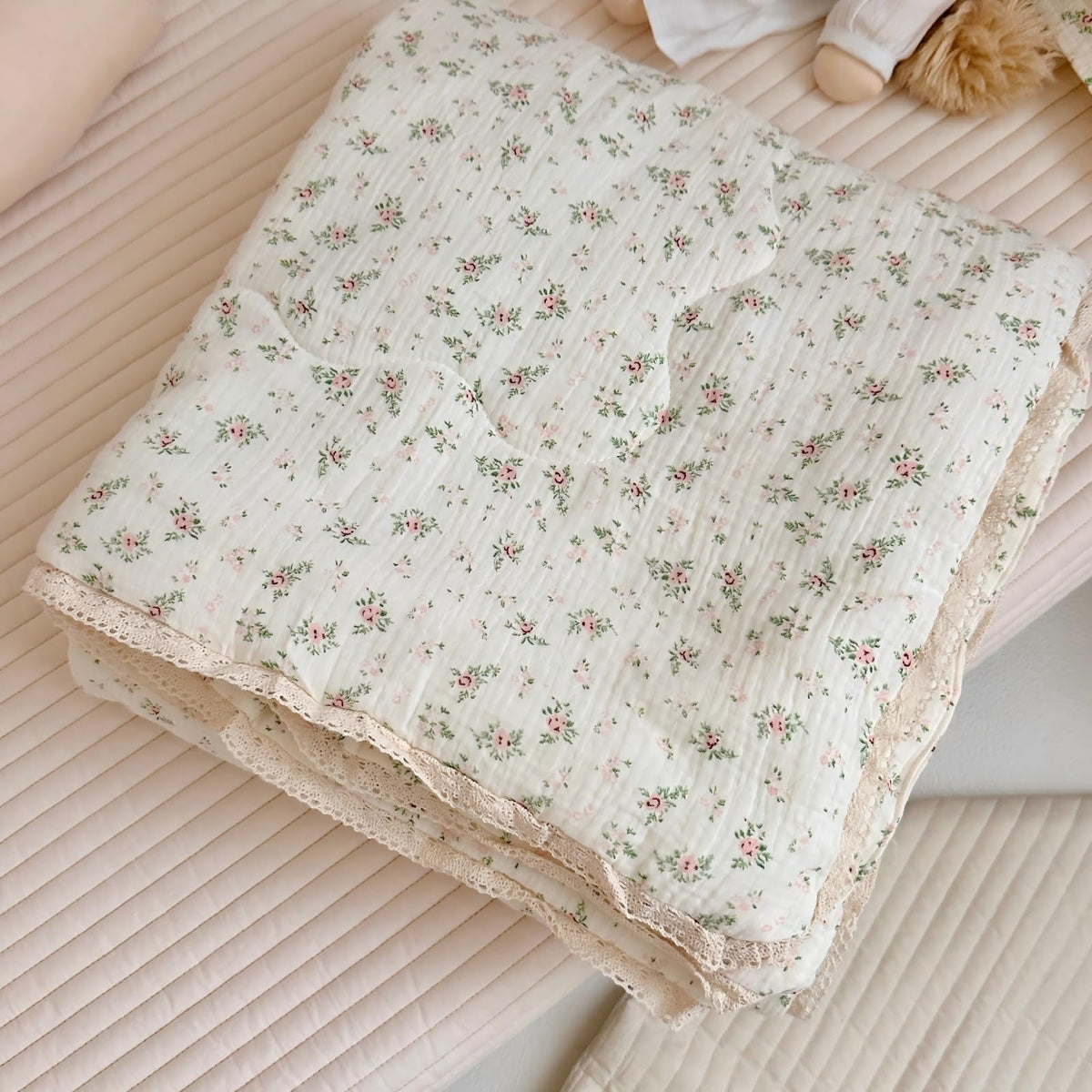 BuLuTu Shabby Chic Floral Quilt for Full Size Bed Blankets Muslin Cotton Summer Quilts Lightweight Soft Kids Comforter for Girls Teens Azalea Pattern, 79"x90", 3.9 Pounds, No Pillowcases