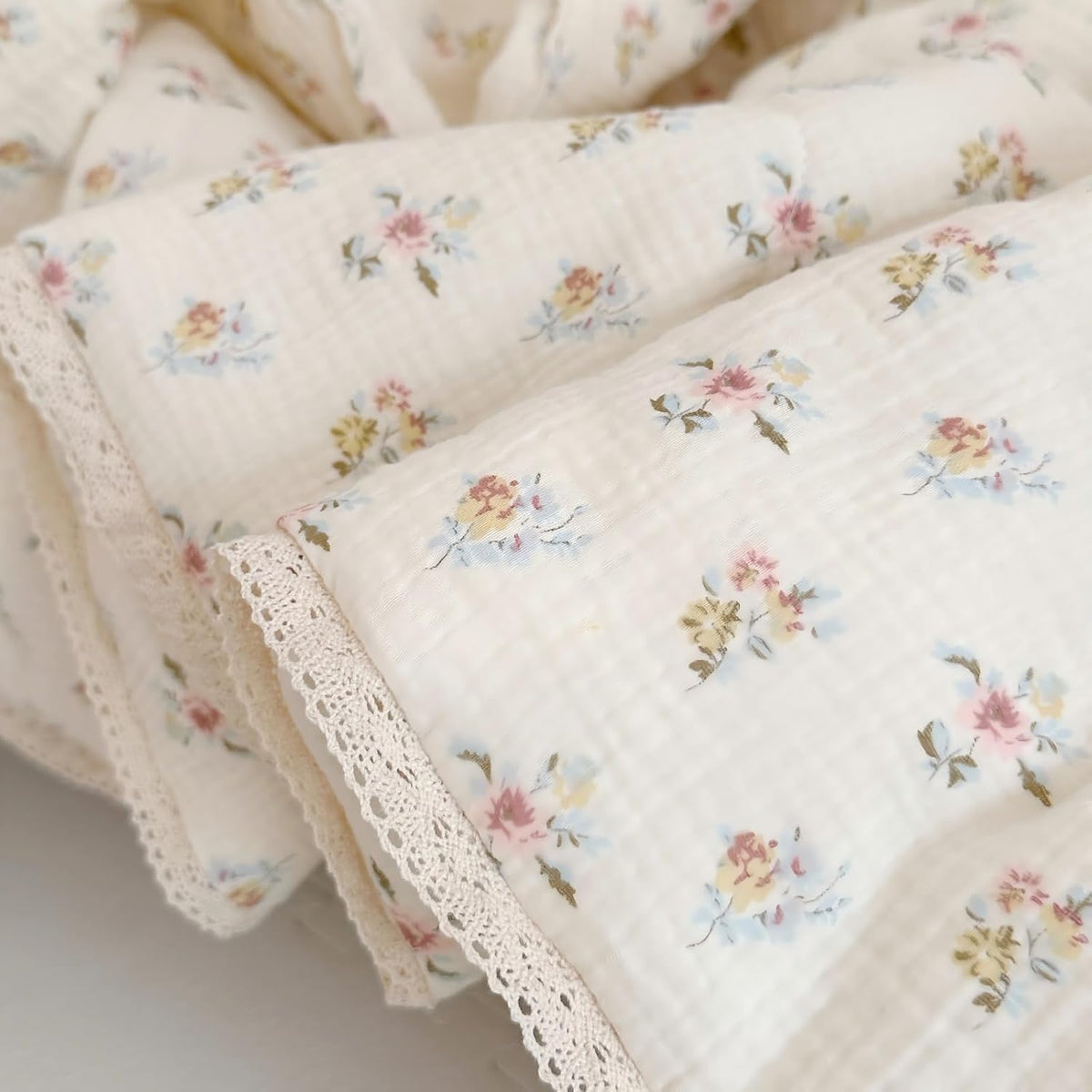 BuLuTu Shabby Chic Floral Quilt for Full Size Bed Blankets Muslin Cotton Summer Quilts Lightweight Soft Kids Comforter for Girls Teens Azalea Pattern, 79"x90", 3.9 Pounds, No Pillowcases