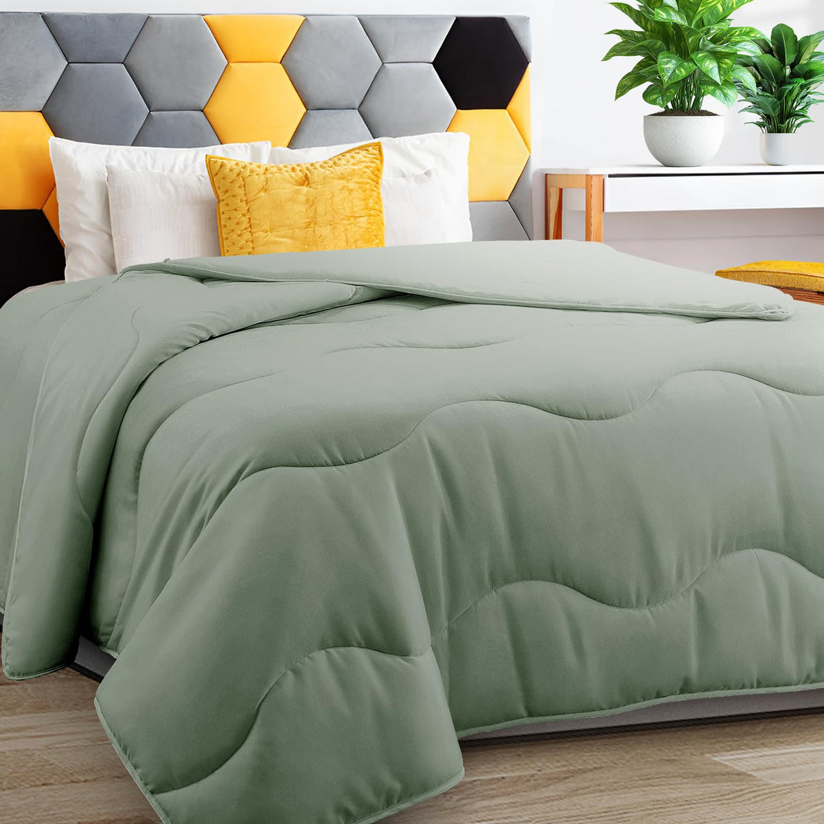 MEELUS Lightweight Comforter Cooling White, All Season Duvet Insert