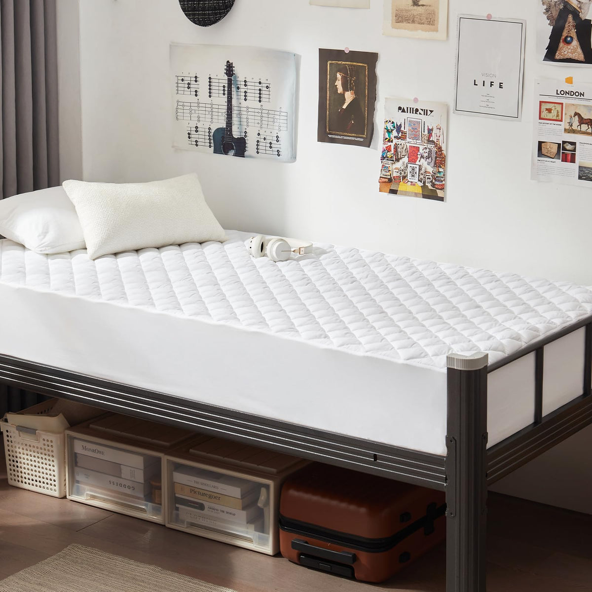 Queen Size Waterproof Mattress Protector Quilted, Breathable Ultra-Soft Filling Mattress Pad, Fitted Deep Pocket Mattress Cover Fits 6''-25'' Mattress White