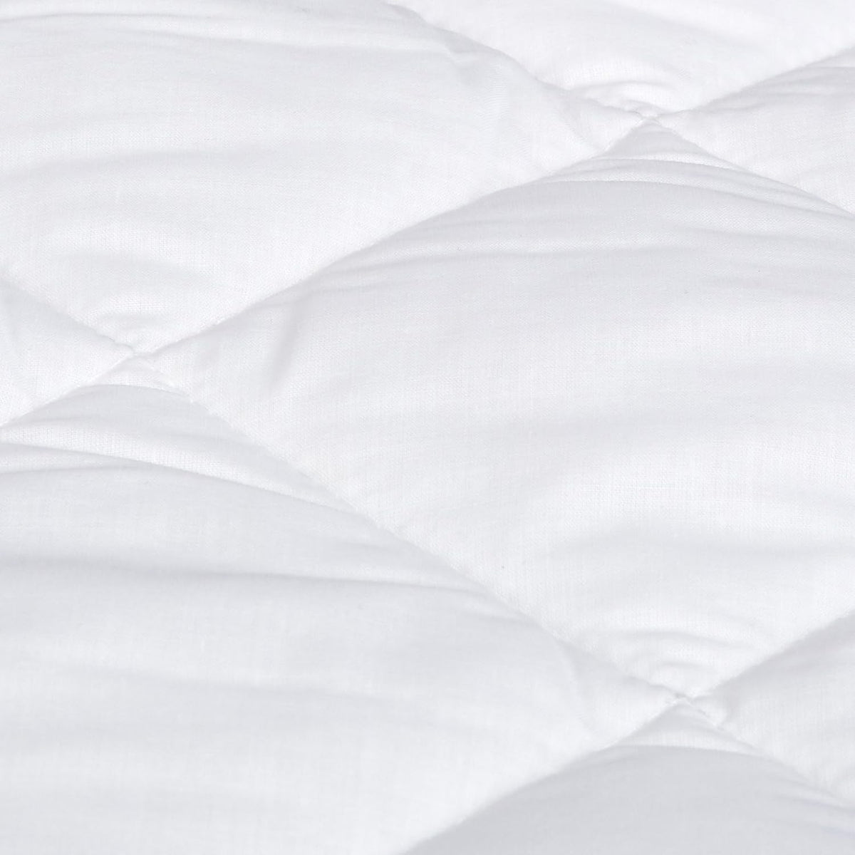 Amazon Basics Hypoallergenic Quilted Plush and Breathable Mattress Topper Pad, 18 Inches Deep, Padded, Washable, Queen, White