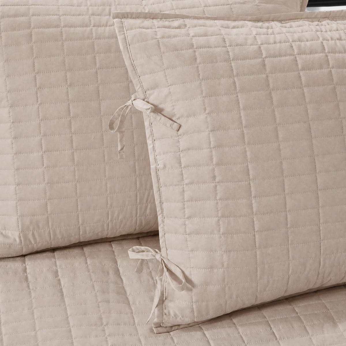 Comfort Spaces Kienna Daybed Cover Set 5 Piece with Bedskirt, 75 x 39 Blush