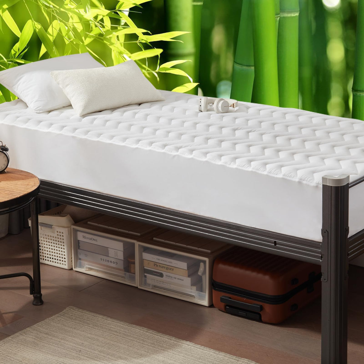 Queen Size Waterproof Mattress Protector Quilted, Breathable Ultra-Soft Filling Mattress Pad, Fitted Deep Pocket Mattress Cover Fits 6''-25'' Mattress White