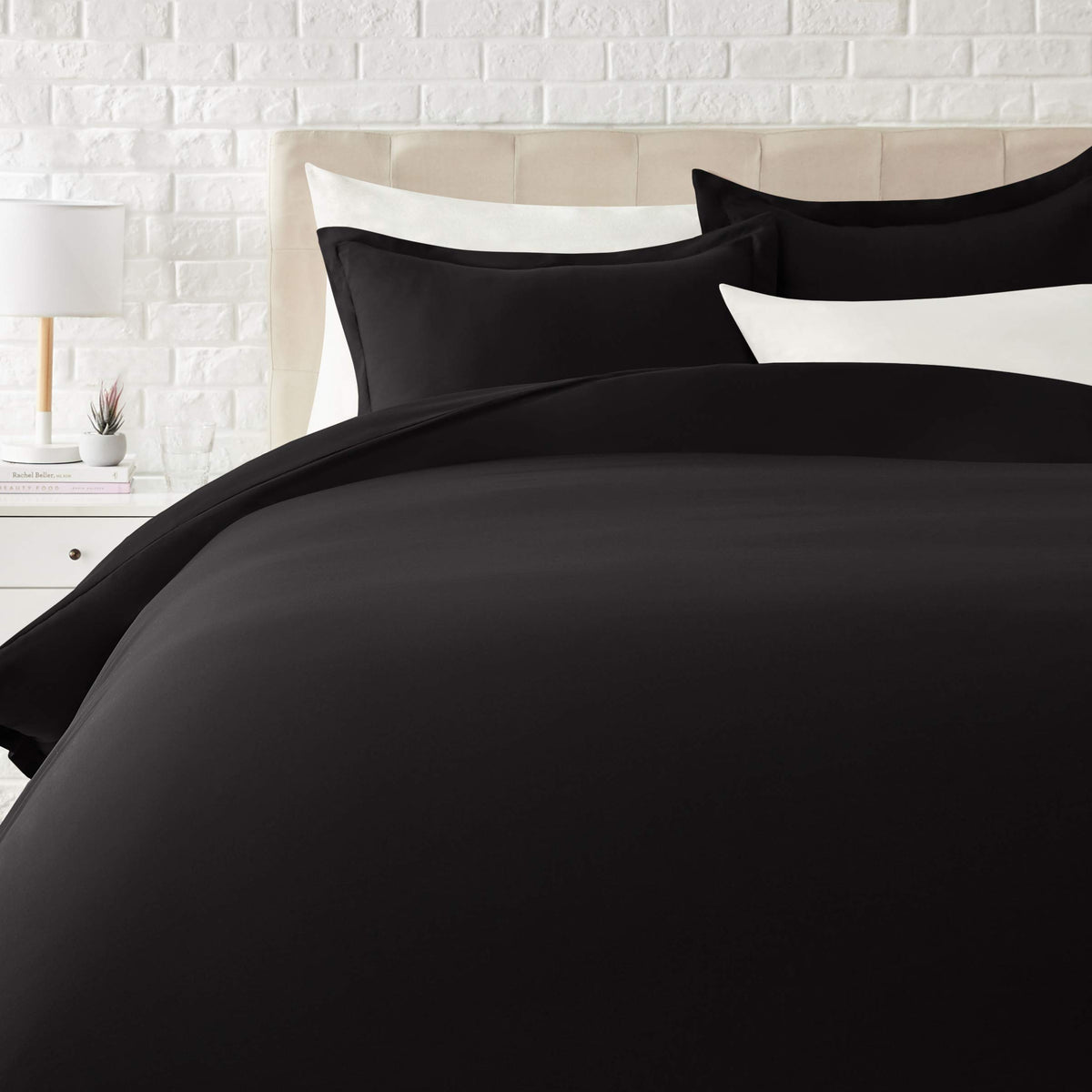 Amazon Basics Lightweight Wrinkle-Resistant Microfiber 3 Piece Duvet Cover Set with Zipper Closure, Full/Queen, Bright White Temp