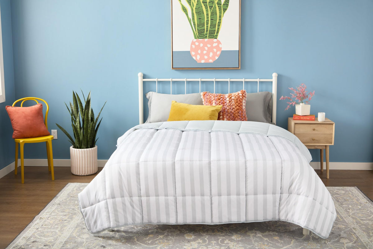 Linenspa White Down Alternative Comforter and Duvet Insert, for Queen Size Bed – All-Season Comforter with Box Stitch and 8 Duvet Loops – Bedding for Kids, Teens, and Adults