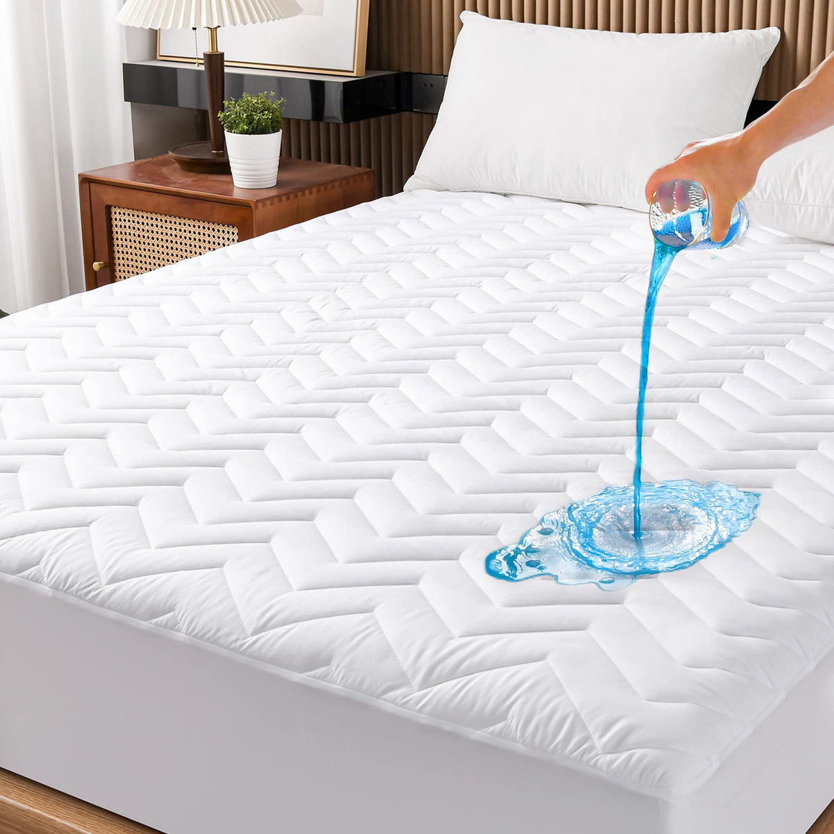 Queen Size Waterproof Mattress Protector Quilted, Breathable Ultra-Soft Filling Mattress Pad, Fitted Deep Pocket Mattress Cover Fits 6''-25'' Mattress White