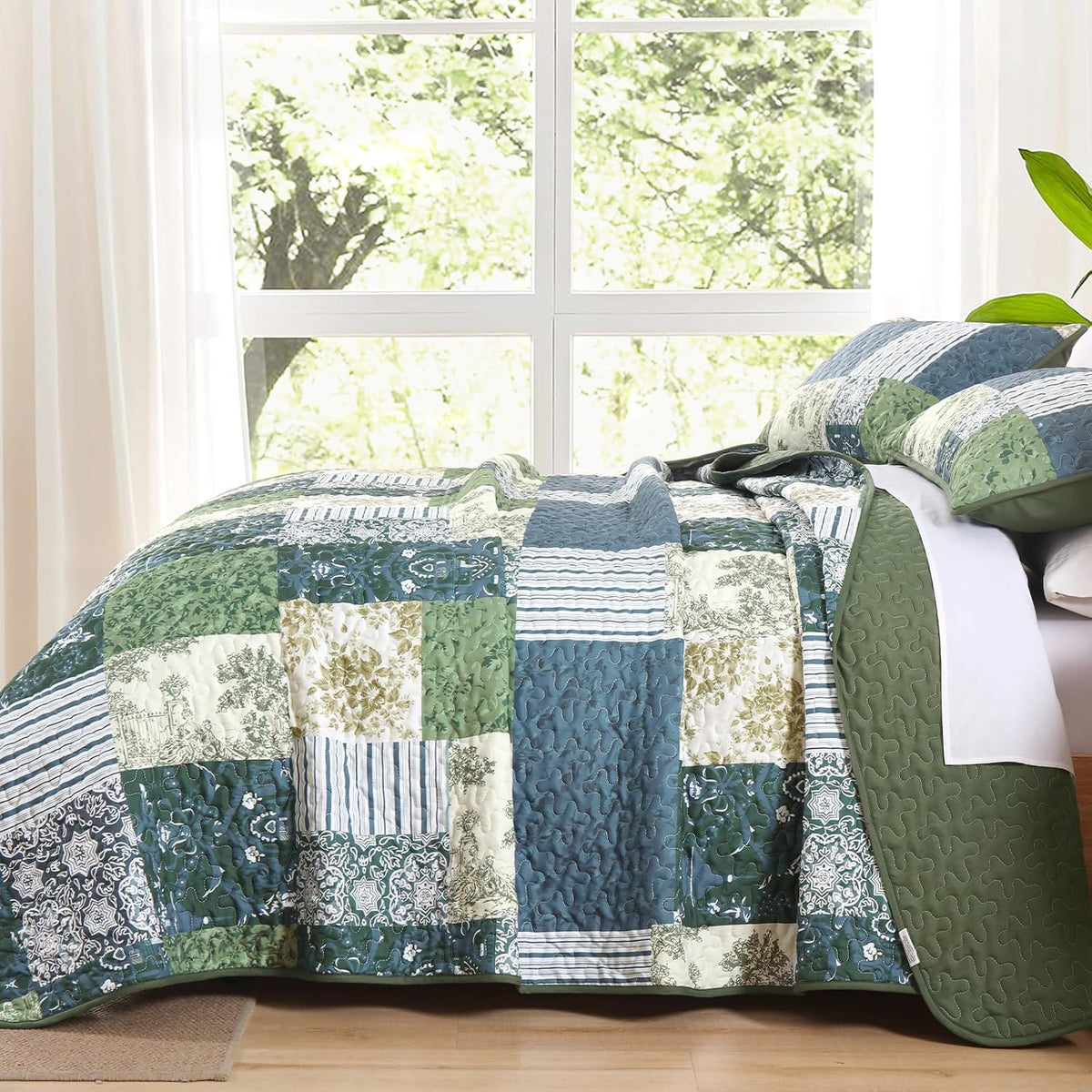 Drucon Green Patchwork Queen Quilt Set, Spring Summer Bedspreads Bedding Set, 3 Pieces Lightweight Soft Plaid Coverlet with 2 Pillow Shams for All Season 96x90 Inch