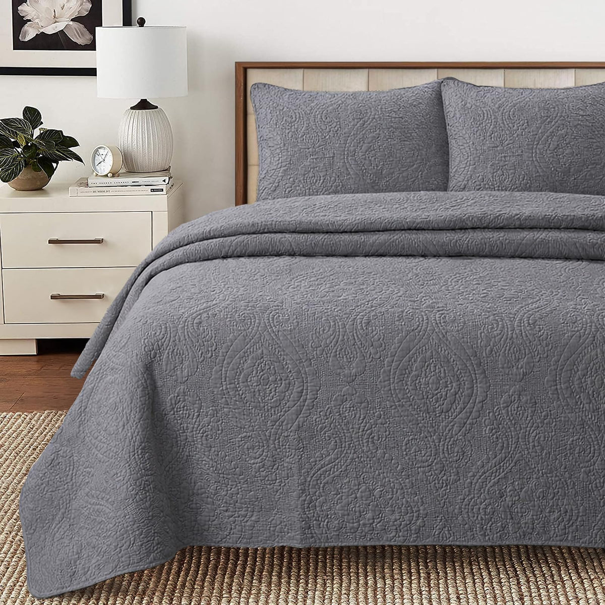 Cozy Line Home Fashions 100% Cotton Victorian Medallion Solid White Matelasse Embossed Bedding Quilt Set, Reversible Lightweight Bedspread, Coverlet for All Season (Blantyre - White, Twin - 2 Piece)