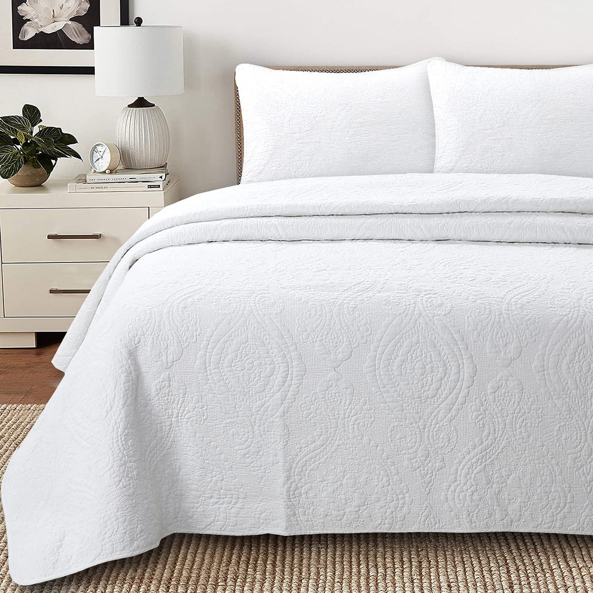 Cozy Line Home Fashions 100% Cotton Victorian Medallion Solid White Matelasse Embossed Bedding Quilt Set, Reversible Lightweight Bedspread, Coverlet for All Season (Blantyre - White, Twin - 2 Piece)