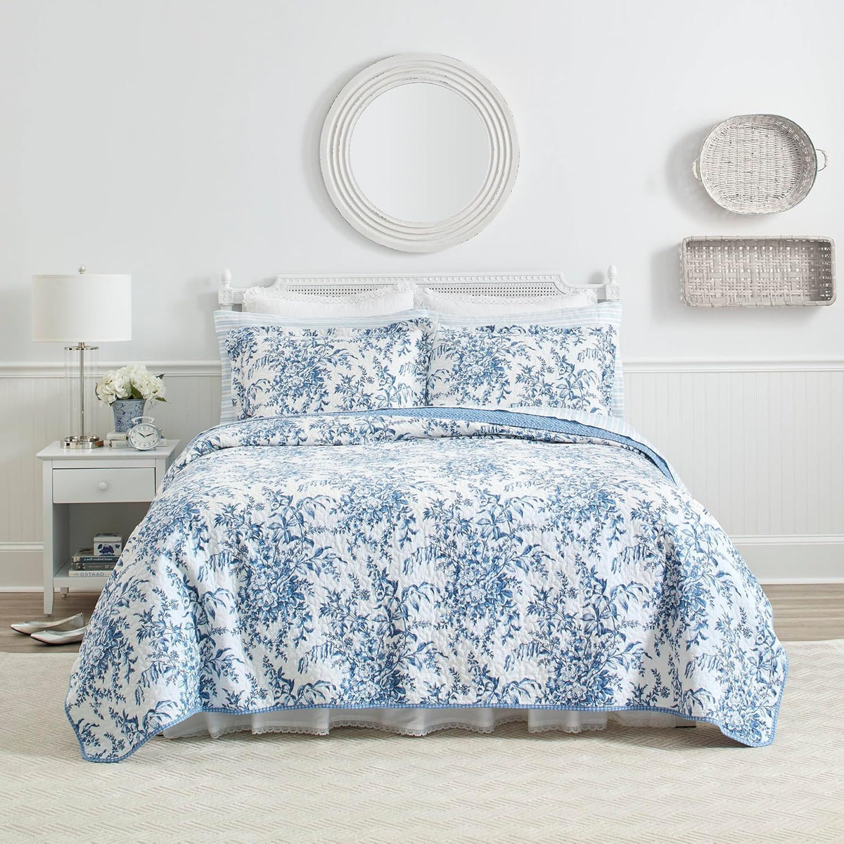Laura Ashley - Queen Cotton Quilt with Shams, Reversible 3-Piece Bedding