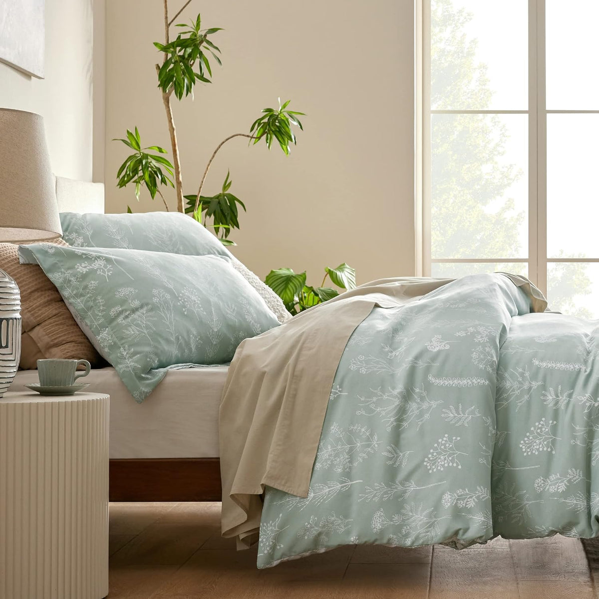 Bedsure Duvet Cover Queen Size - Reversible Green Queen Duvet Cover Set with Zipper Closure, 3 Pieces Floral Patterned Bedding Set with 8 Corner Ties and 2 Pillow Shams