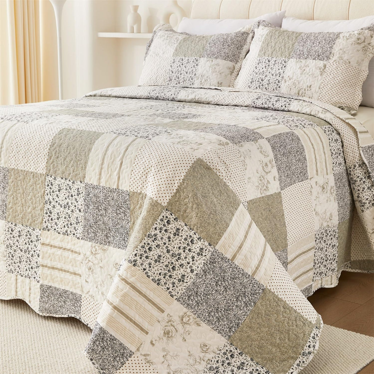 Cmfshape Summer Floral Queen Quilted Bedspread,Romantic Green Quilt Set,Reversible Stitched Bedding Cover All Season,Soft Lightweight Coverlet with Pillow Cases (Green&White, Queen90 x90)