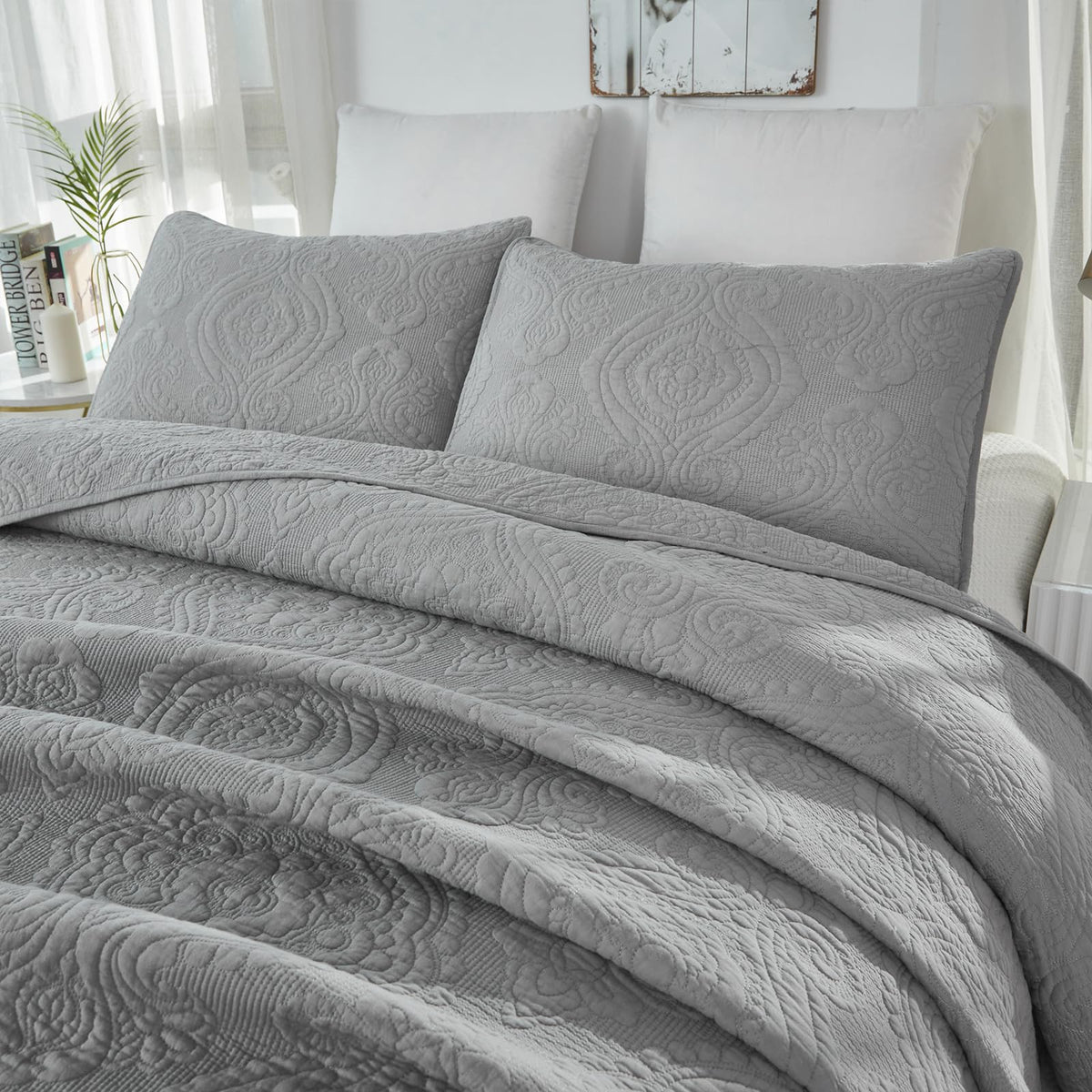 Brandream Queen Size Quilt Set Cotton Beige Quilts Luxury Medallion Matelasse Coverlet Set 3-Piece