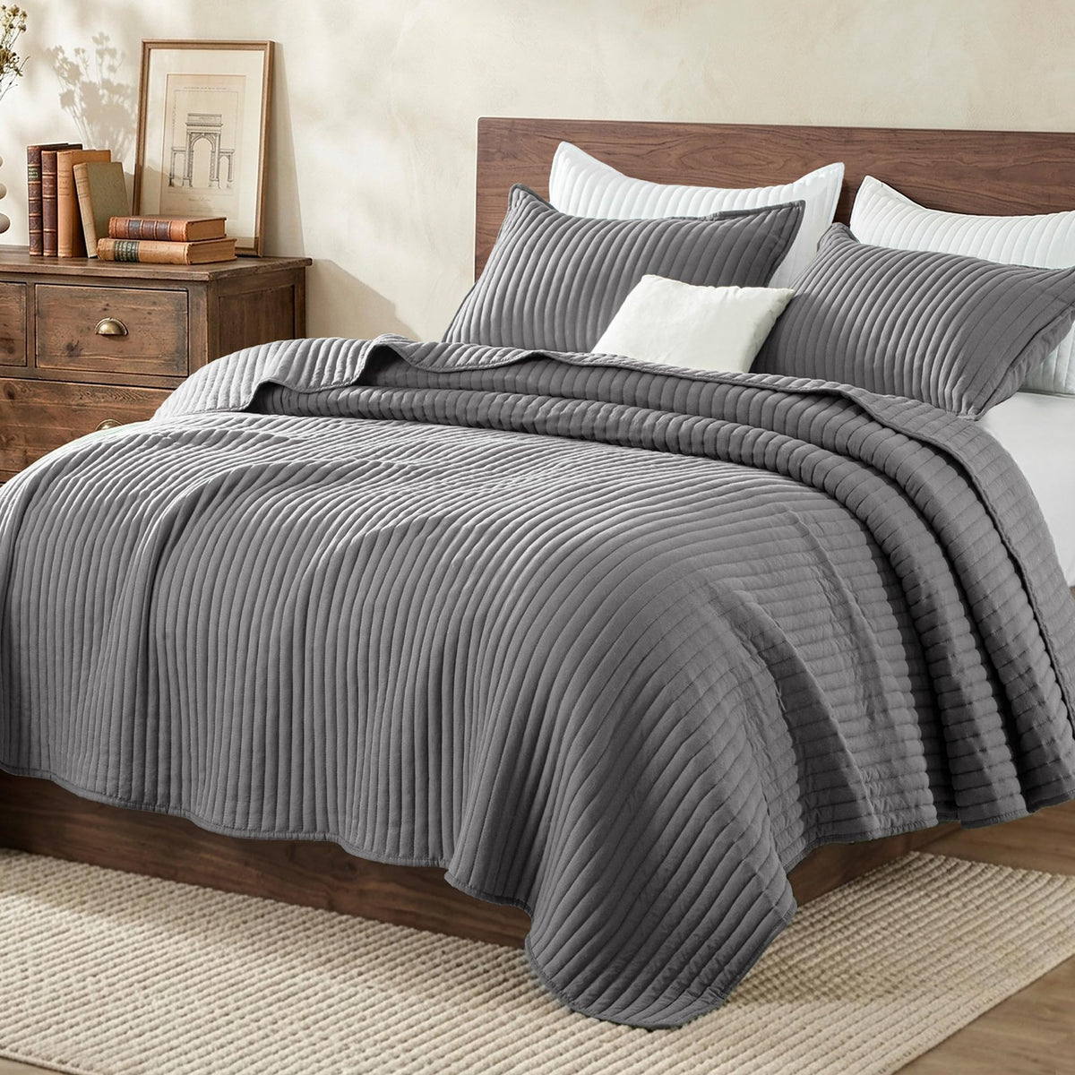 Exclusivo Mezcla Stripe Quilted Full Queen Quilt Bedding Set, Grey