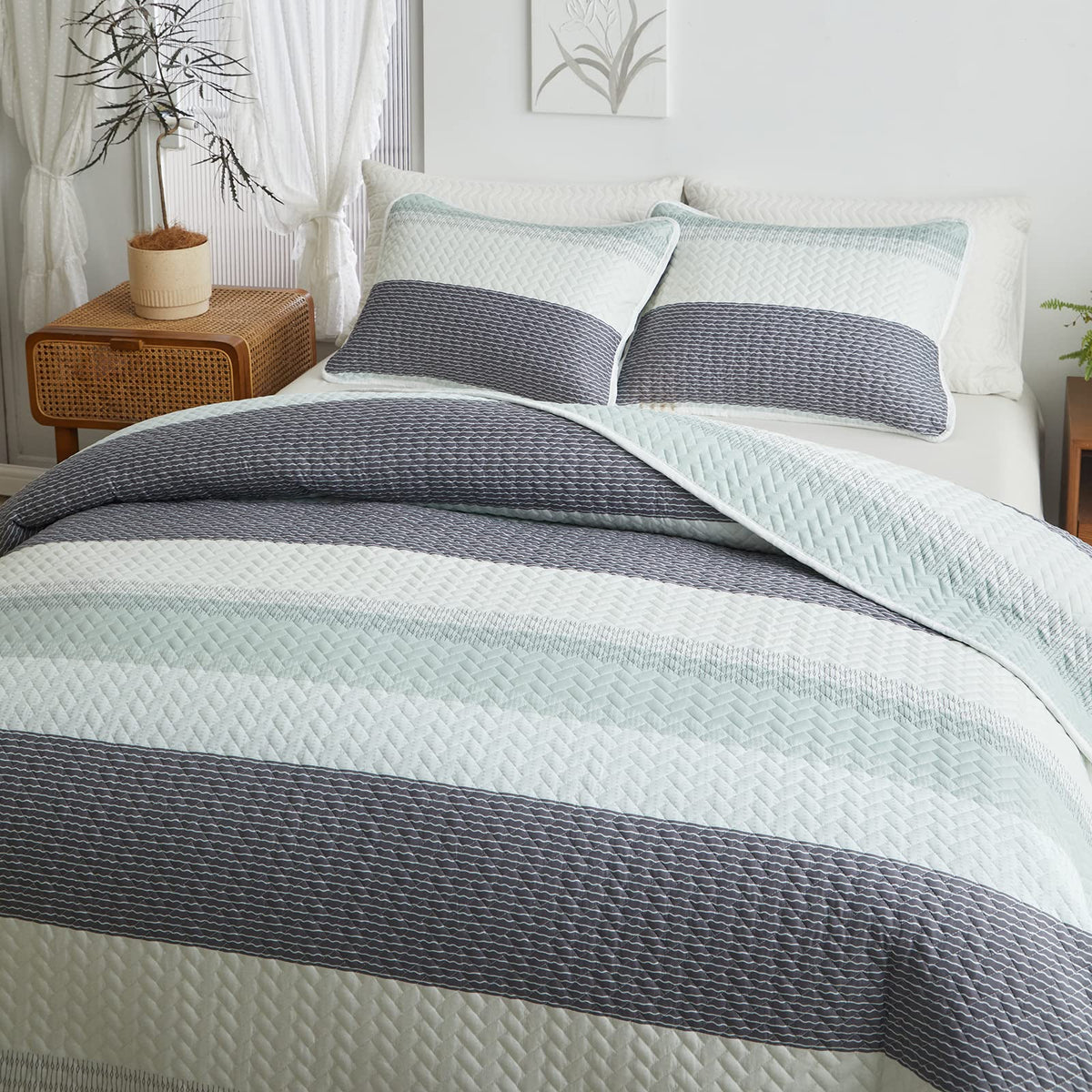 Flysheep Dark Grey Boho Quilt Set Full Queen Size, 3 Pcs White Striped on Gray Reversible Bedspread, Brushed Microfiber Coverlet for All Season, 1 Quilt + 2 Pillow Shams