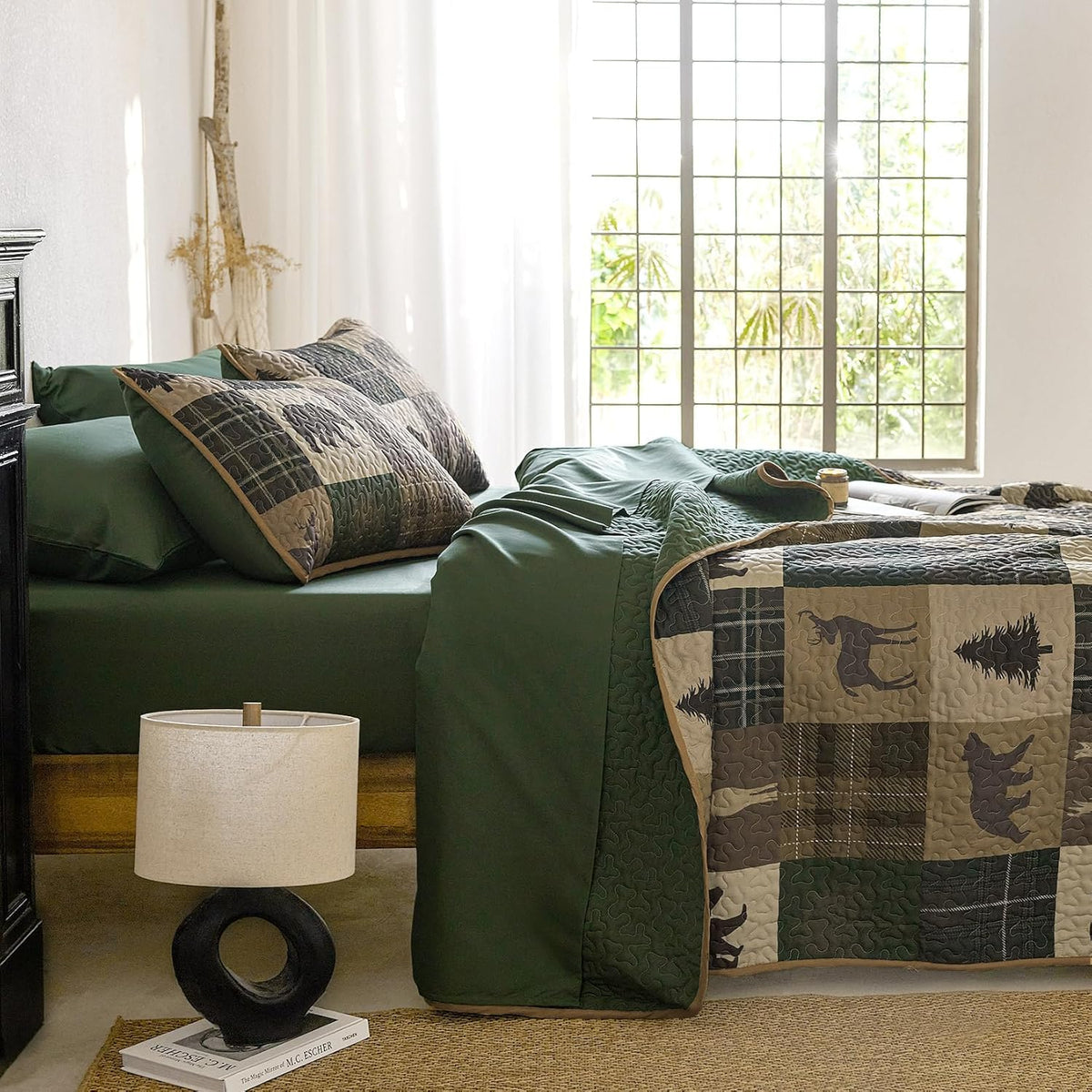 Wake In Cloud - Rustic Quilt Set, Cabin Lodge Christmas Bear Moose Deer Wildlife Western Patchwork Country, Reversible Lightweight Bedspread Coverlet, 3 Pieces, Green Brown, Twin/Twin XL Size