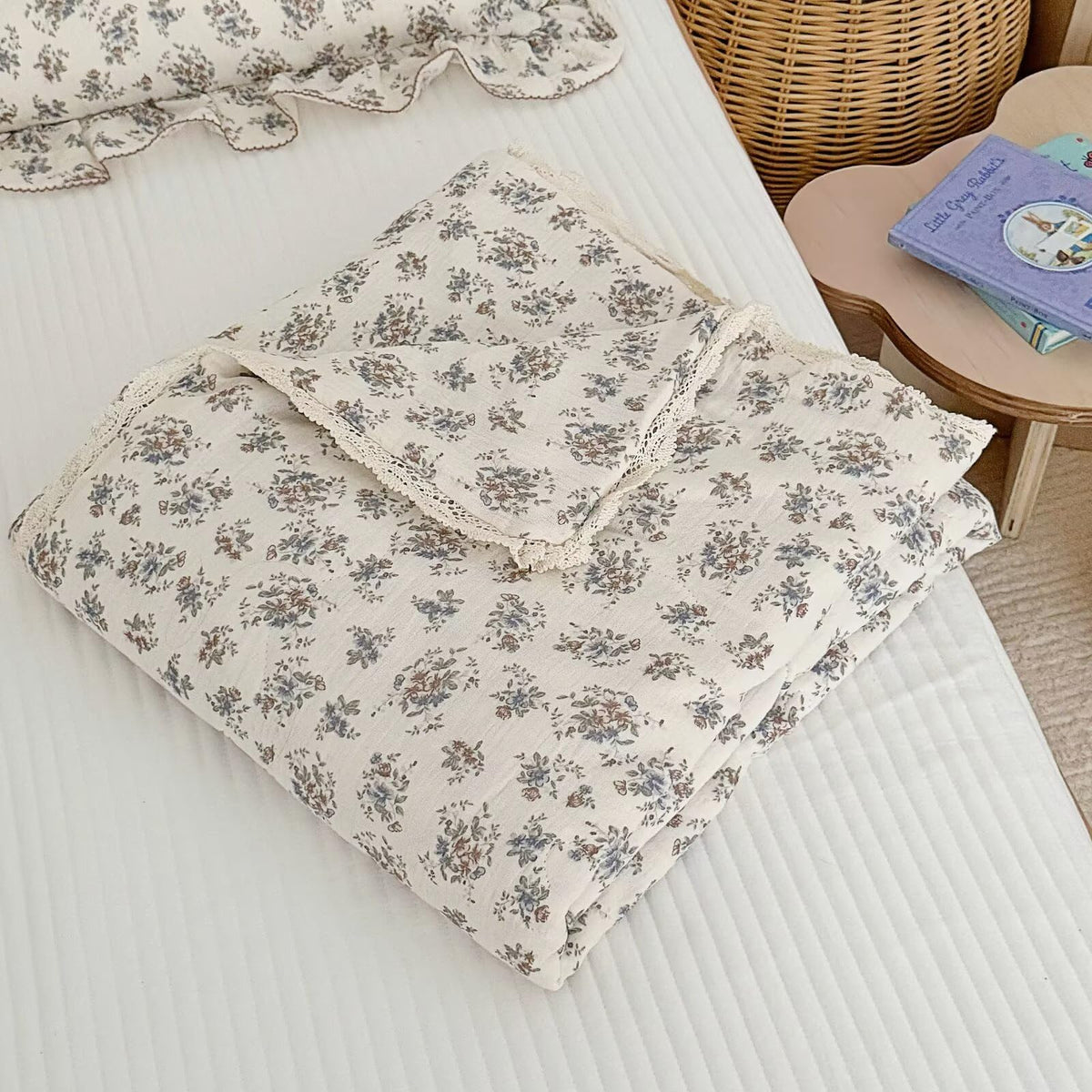 BuLuTu Shabby Chic Floral Quilt for Full Size Bed Blankets Muslin Cotton Summer Quilts Lightweight Soft Kids Comforter for Girls Teens Azalea Pattern, 79"x90", 3.9 Pounds, No Pillowcases