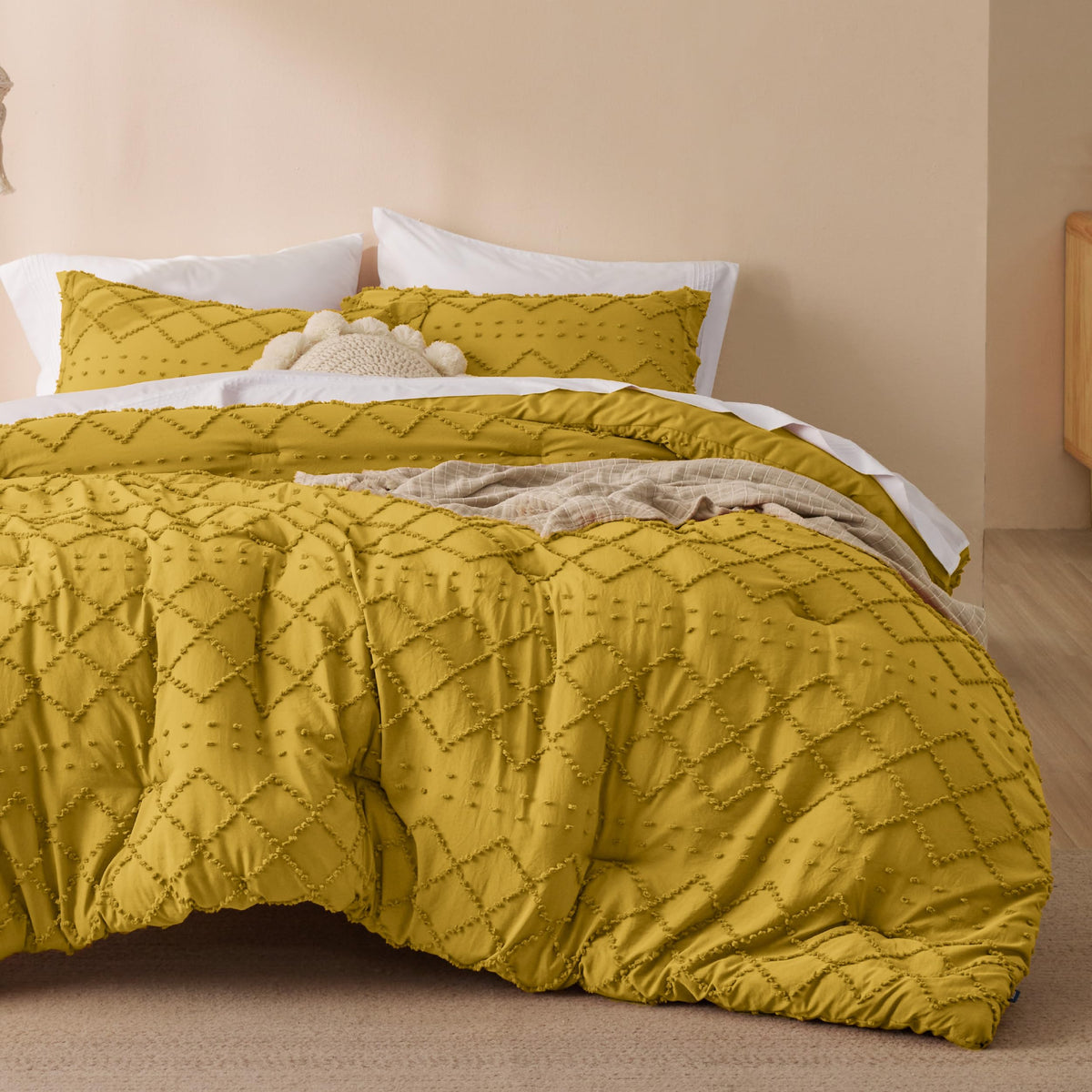 Bedsure Boho Tufted White Twin XL Comforter Set, Farmhouse-Style Bedding