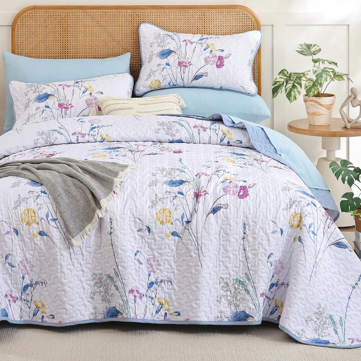 WONGS BEDDING Floral Blue Quilt Set King, 3Pcs Botanical Bedding Set