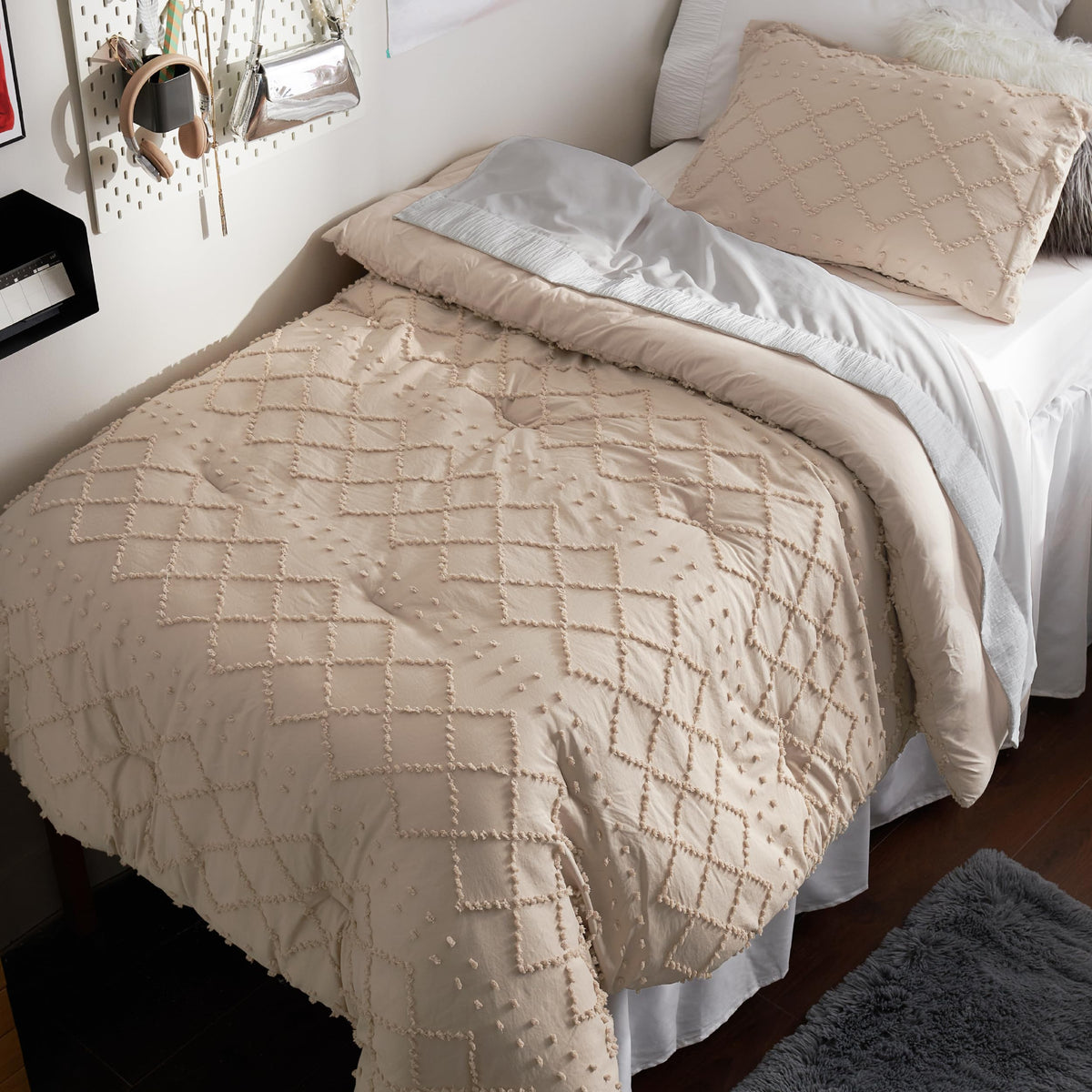 Bedsure Boho Tufted White Twin XL Comforter Set, Farmhouse-Style Bedding