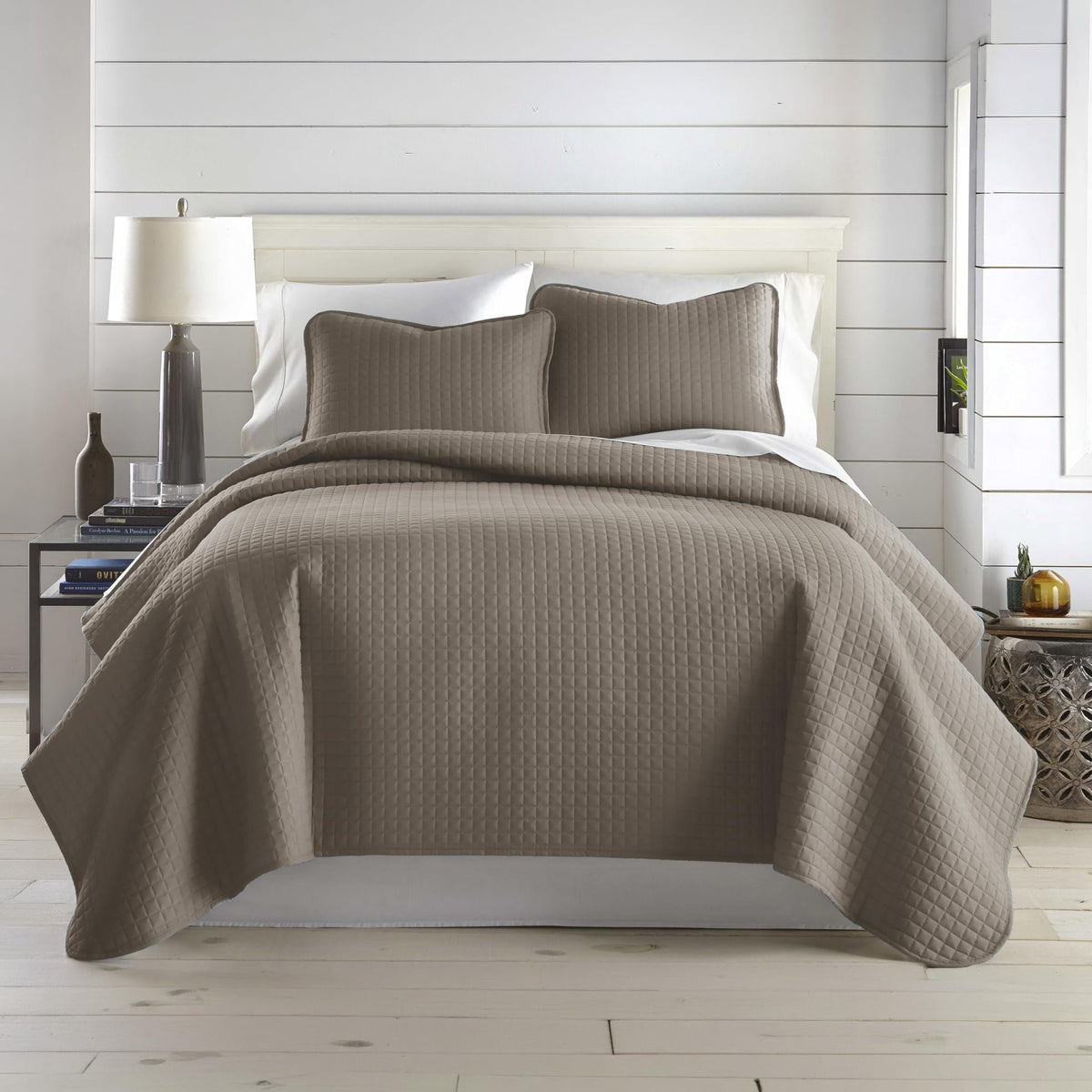 Queen Quilt Bedding Set with 2 Matching Quilted Pillow Shams, Natural Beige