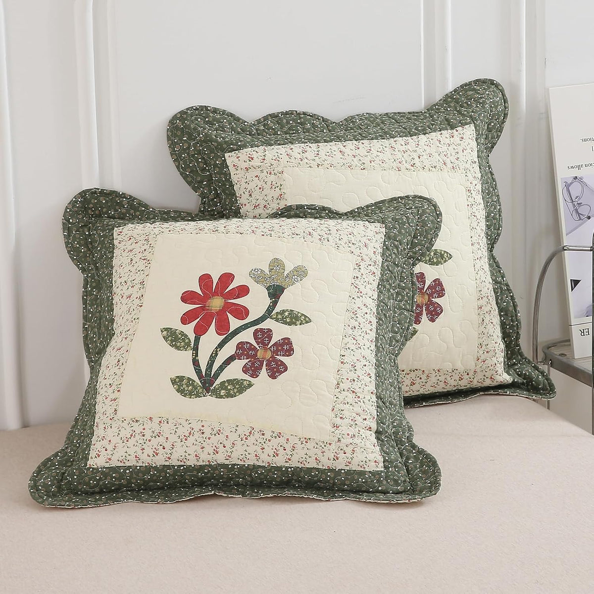 vctops Set of 2 Cotton Quilted Decorative Square Throw Pillow Covers with Scalloped Floral Pattern Soft Cushion Case for Couch Sofa Bed (Green,18"x18")