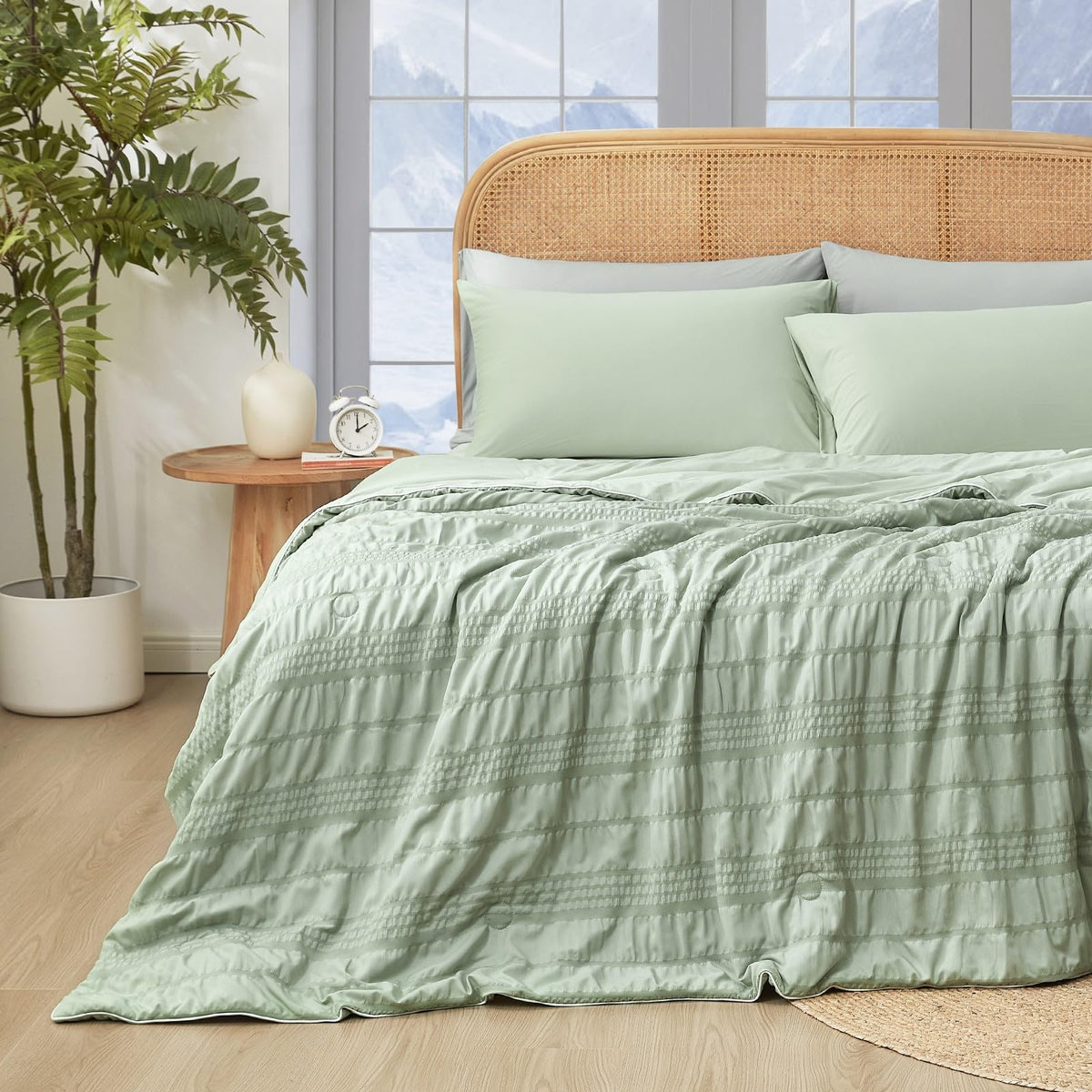 Cozy Bliss Seersucker Cooling Comforter Queen Size, Q-Max 0.45 Reversible Lightweight Cooling Blanket, Breathable Silk Smooth Summer Bedding Quilt for Hot Sleepers Night Sweats Dark Grey