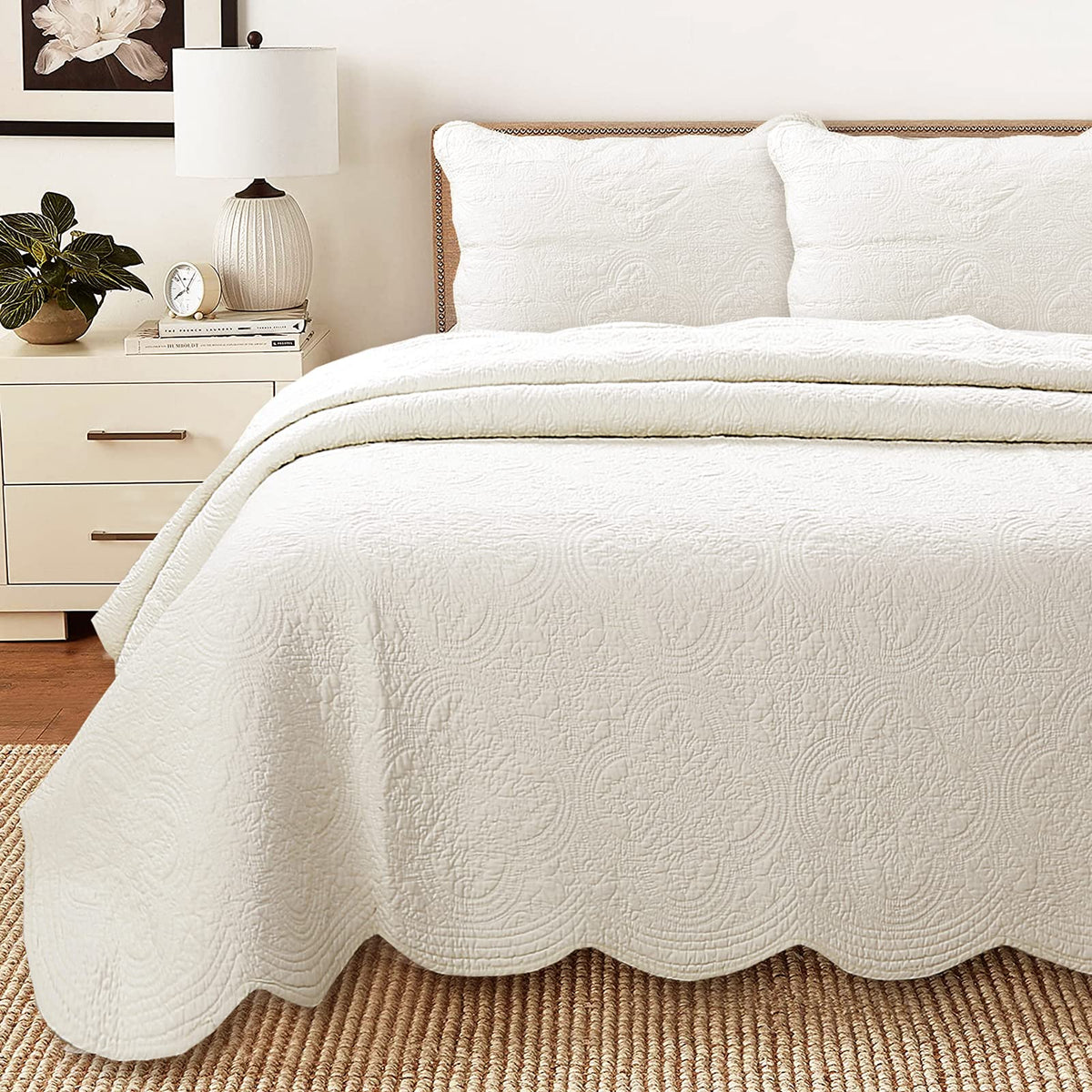 Cozy Line Home Fashions 100% Cotton Victorian Medallion Solid White Matelasse Embossed Bedding Quilt Set, Reversible Lightweight Bedspread, Coverlet for All Season (Blantyre - White, Twin - 2 Piece)