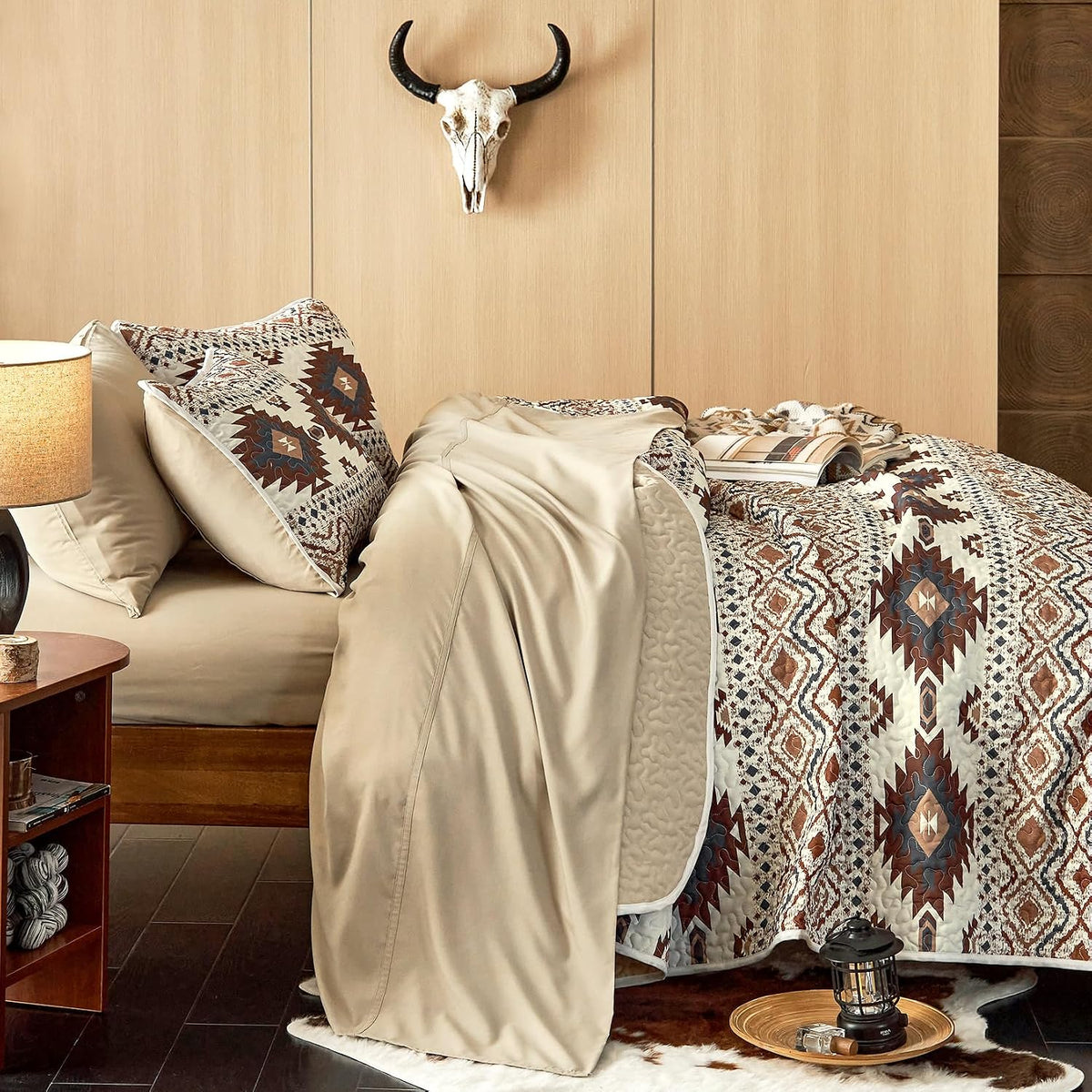 Wake In Cloud - Western Quilt Set, Southwestern Aztec Country Style with Rustic Ranch Vibe, Reversible Lightweight Bedspread Coverlet, 3 Pieces, Beige Brown, Twin/Twin XL Size