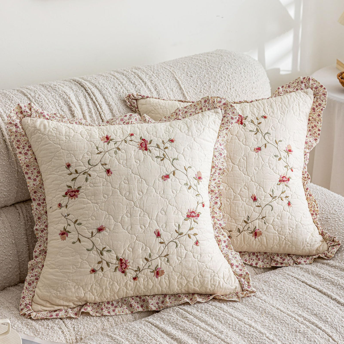 vctops Set of 2 Cotton Quilted Decorative Square Throw Pillow Covers with Scalloped Floral Pattern Soft Cushion Case for Couch Sofa Bed (Green,18"x18")