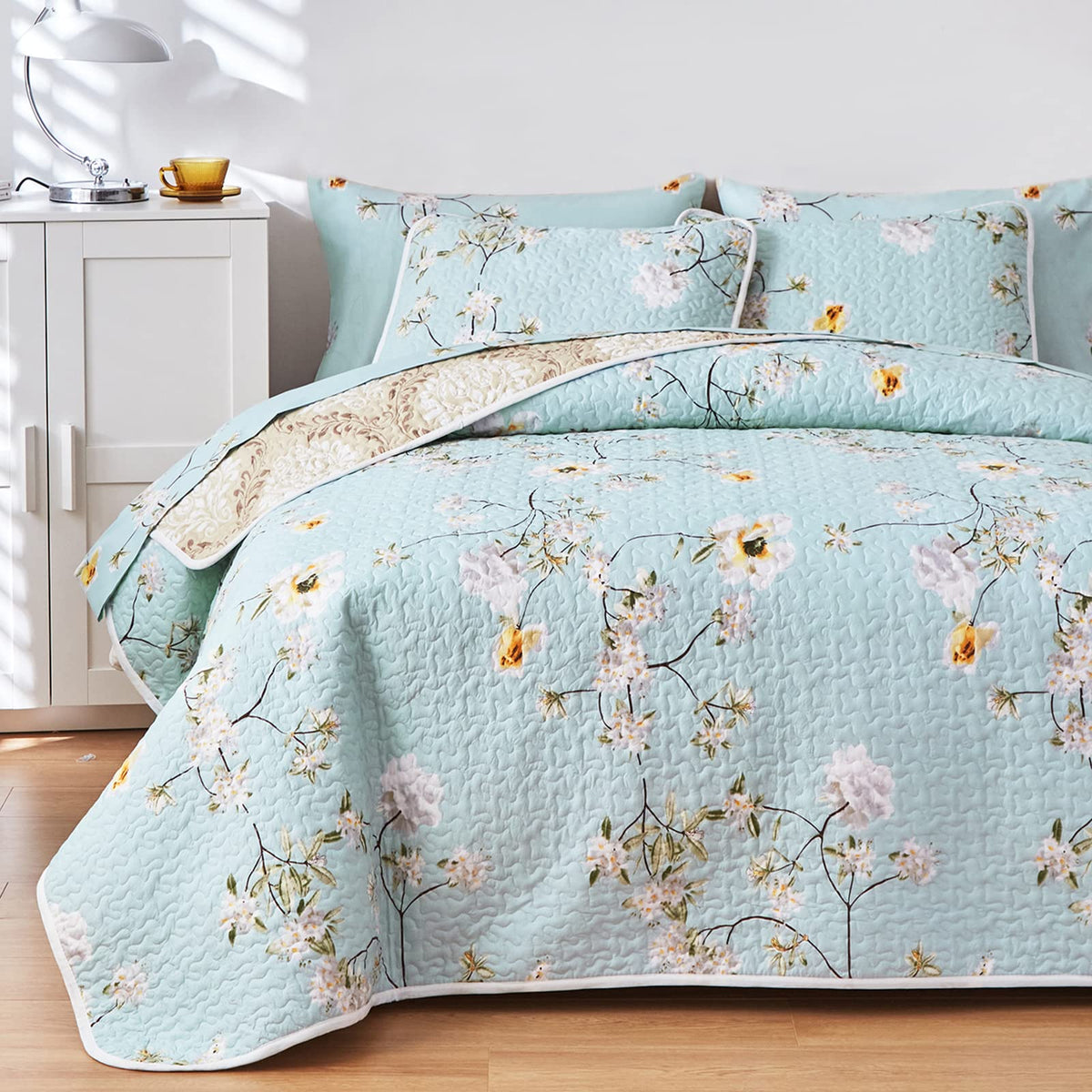 Joyreap 2 Pieces Microfiber Quilt Set, Botanical Blue Leaves on Light Gray Reversible Design, Bedspread Bed Cover for All Season, 1 Quilt and 1 Pillow Sham (Twin, 68x86 inches)