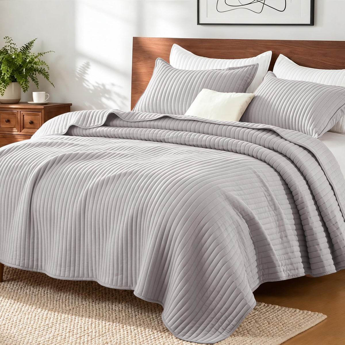Exclusivo Mezcla Stripe Quilted King Quilt Bedding Set, Beige Cream