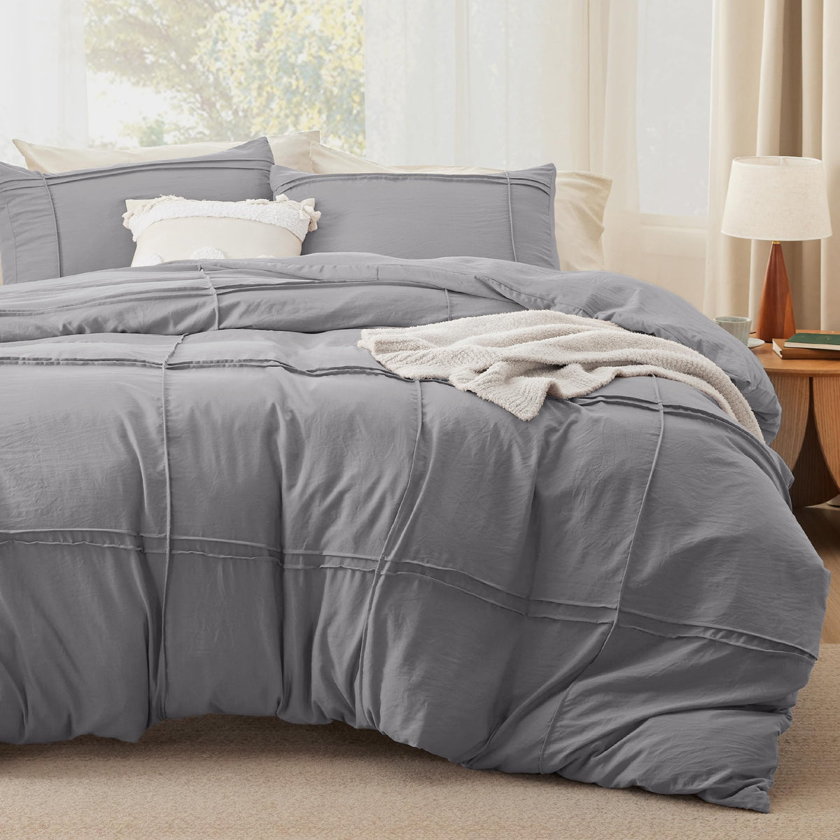 Bedsure Textured Duvet Cover King Size, Soft & Breathable Comforter Cover for All Season, 3 Pieces Wrinkle-Resistant Zipper Bedding with 8 Corner Ties, Olive Green