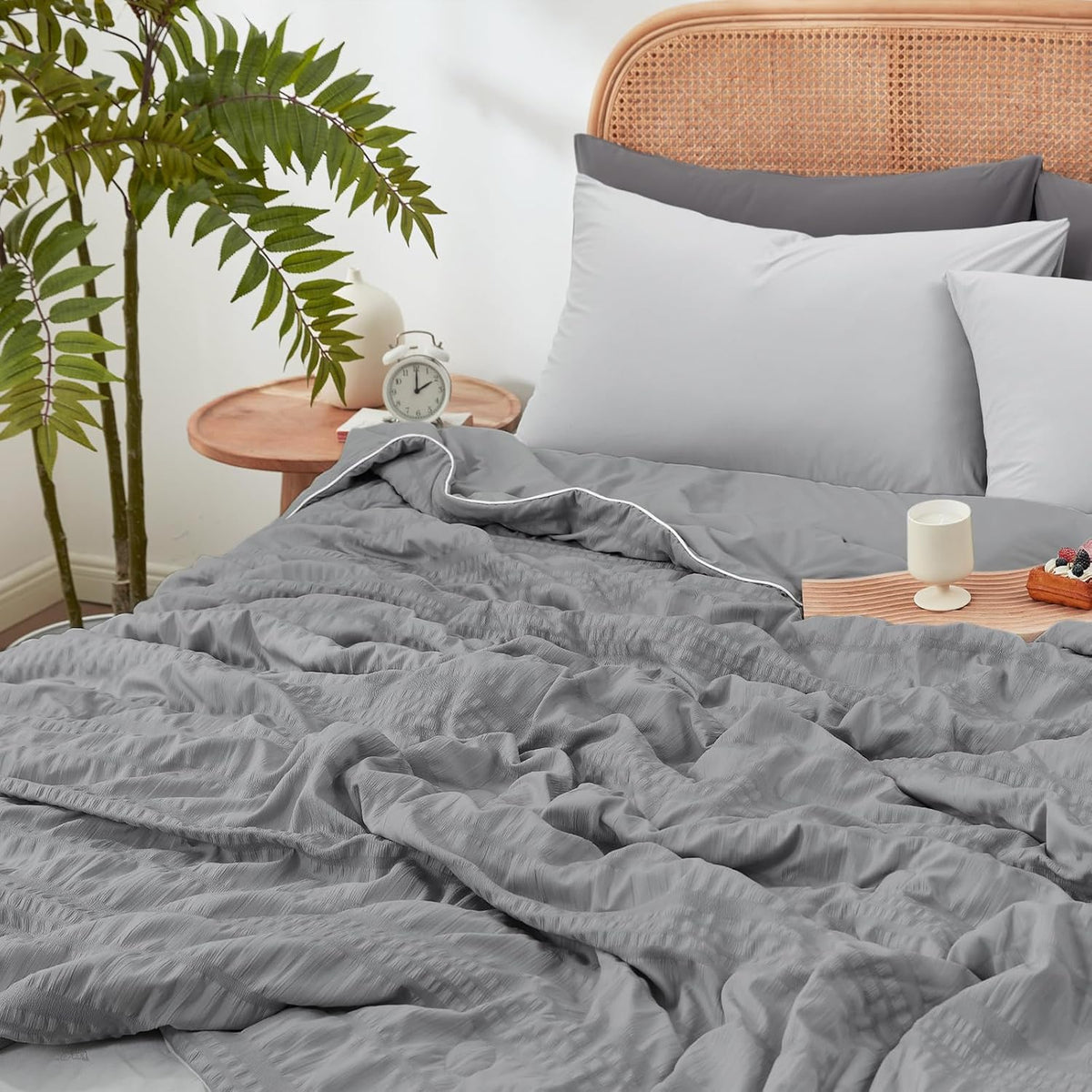 Cozy Bliss Seersucker Cooling Comforter Queen Size, Q-Max 0.45 Reversible Lightweight Cooling Blanket, Breathable Silk Smooth Summer Bedding Quilt for Hot Sleepers Night Sweats Dark Grey