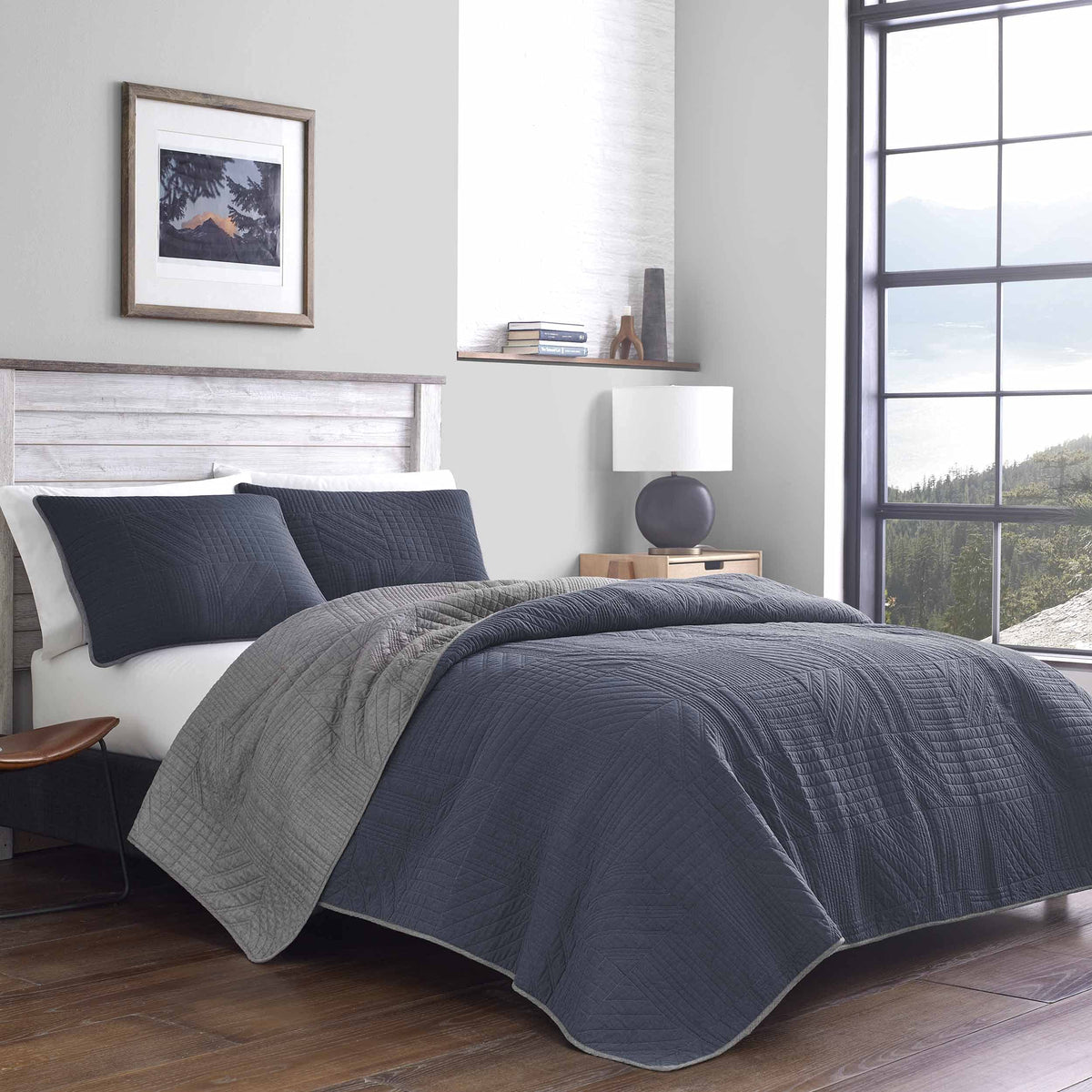 Eddie Bauer - Twin Reversible 100% Cotton Quilt Set with Coordinating Sham