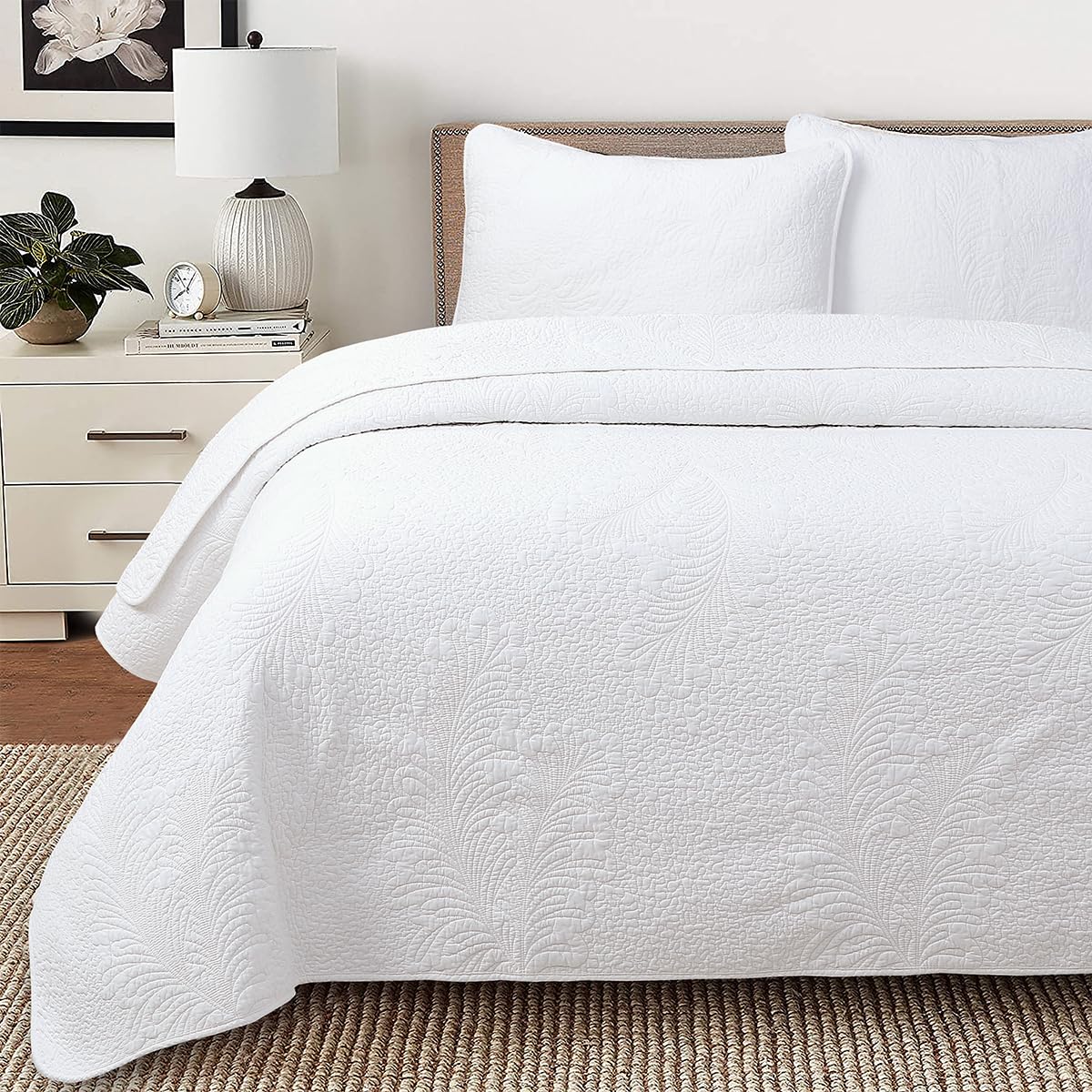 Cozy Line Home Fashions 100% Cotton Victorian Medallion Solid White Matelasse Embossed Bedding Quilt Set, Reversible Lightweight Bedspread, Coverlet for All Season (Blantyre - White, Twin - 2 Piece)