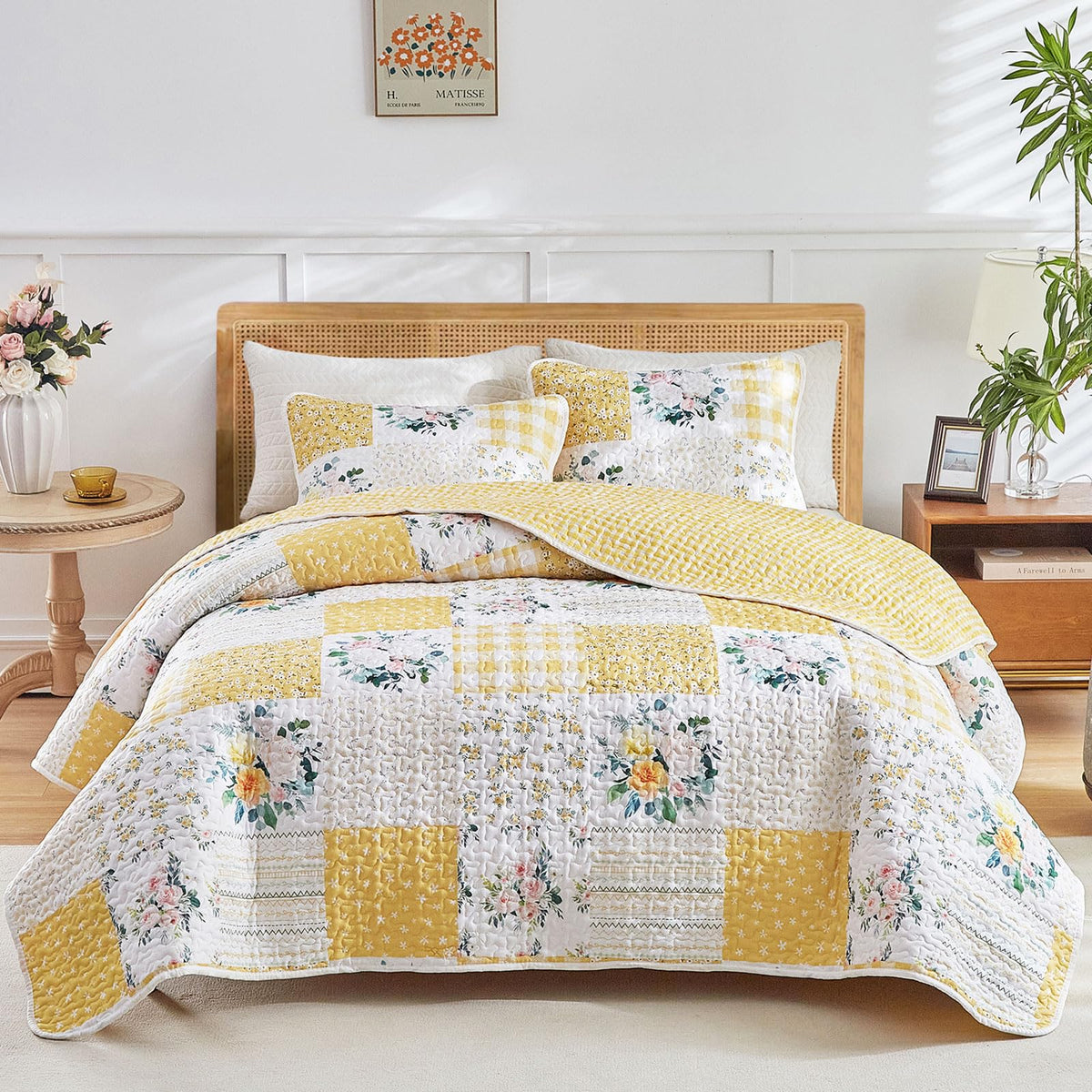 Joyreap 3 Pieces Floral Patchwork Quilt Set Queen, Orange n White Flowers Design, Smooth Soft Microfiber Quilt, Bedspread Bed Cover for All Season- 102x90 inches
