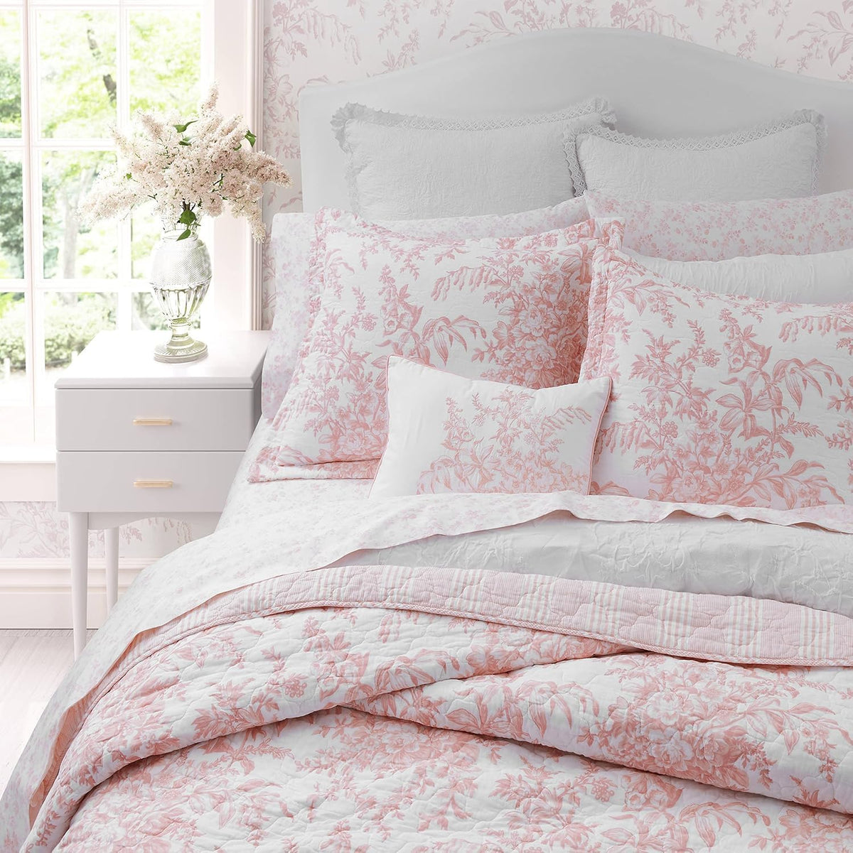 Laura Ashley - Queen Cotton Quilt with Shams, Reversible 3-Piece Bedding