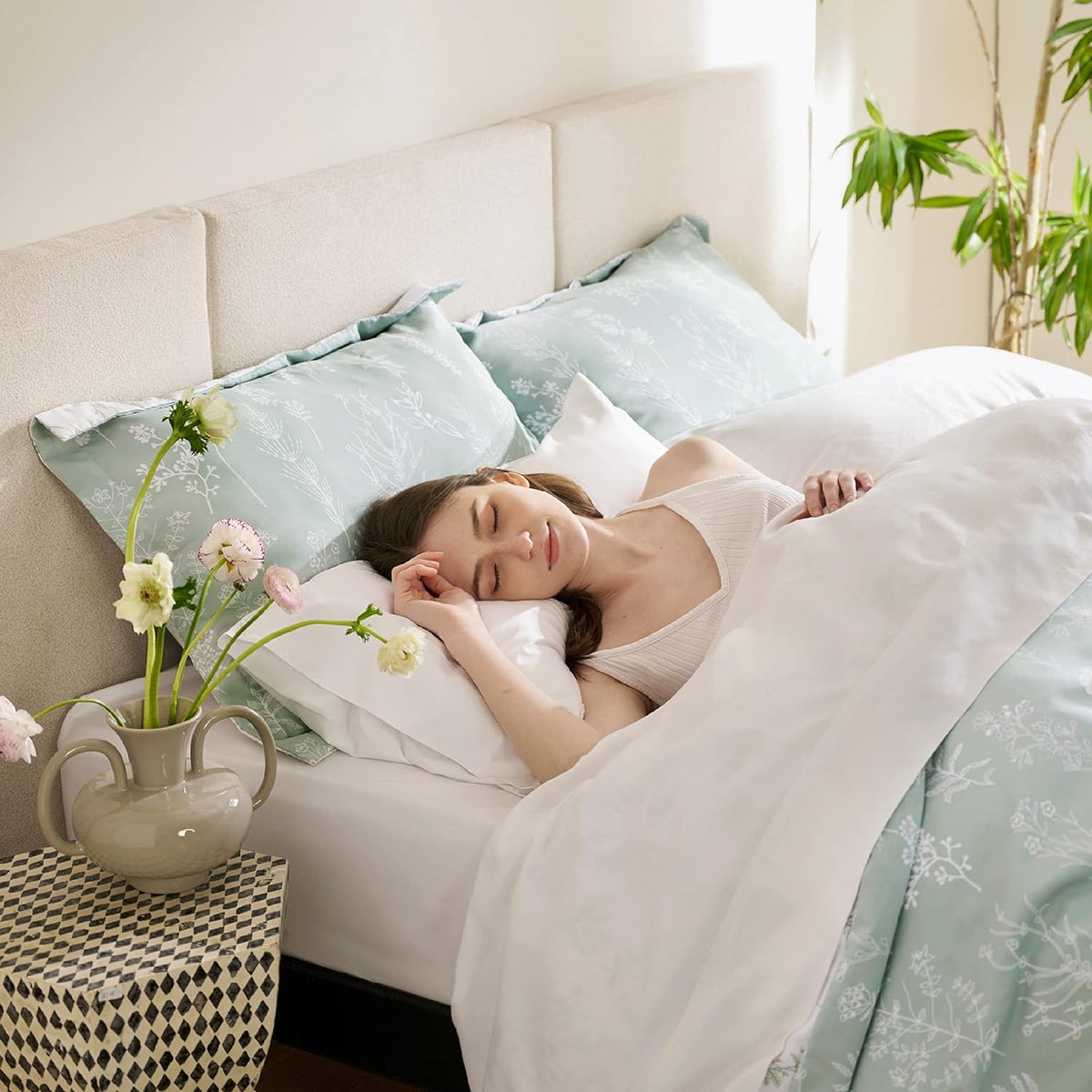 Bedsure Duvet Cover Queen Size - Reversible Green Queen Duvet Cover Set with Zipper Closure, 3 Pieces Floral Patterned Bedding Set with 8 Corner Ties and 2 Pillow Shams