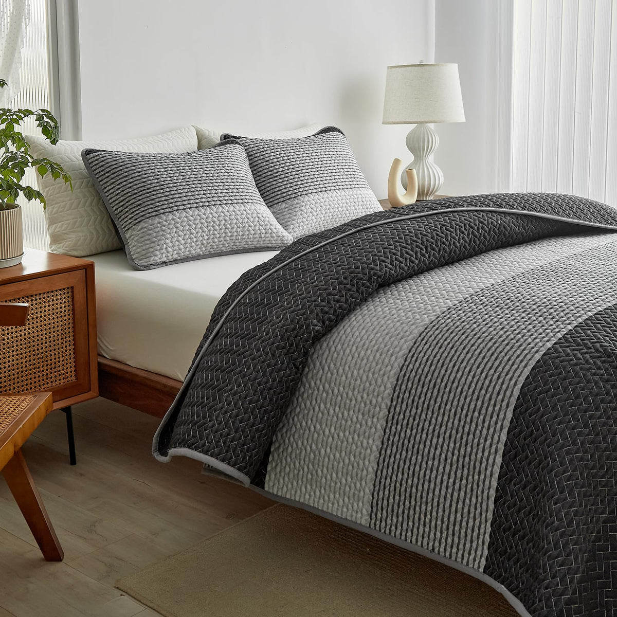 Flysheep Dark Grey Boho Quilt Set Full Queen Size, 3 Pcs White Striped on Gray Reversible Bedspread, Brushed Microfiber Coverlet for All Season, 1 Quilt + 2 Pillow Shams
