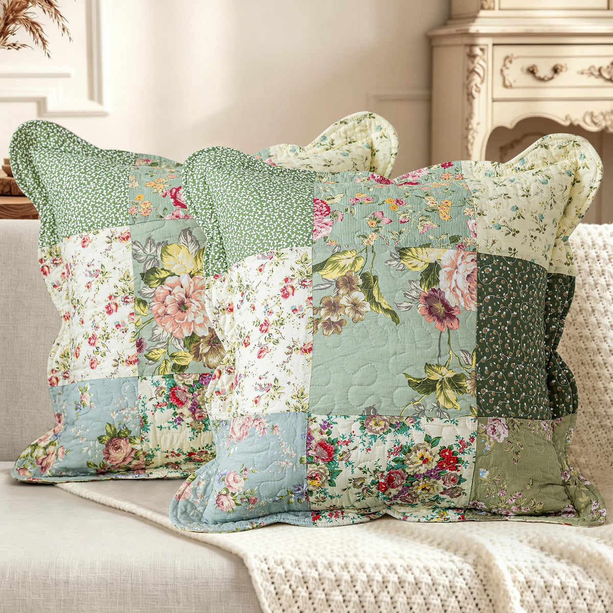 vctops Set of 2 Cotton Quilted Decorative Square Throw Pillow Covers with Scalloped Floral Pattern Soft Cushion Case for Couch Sofa Bed (Green,18"x18")