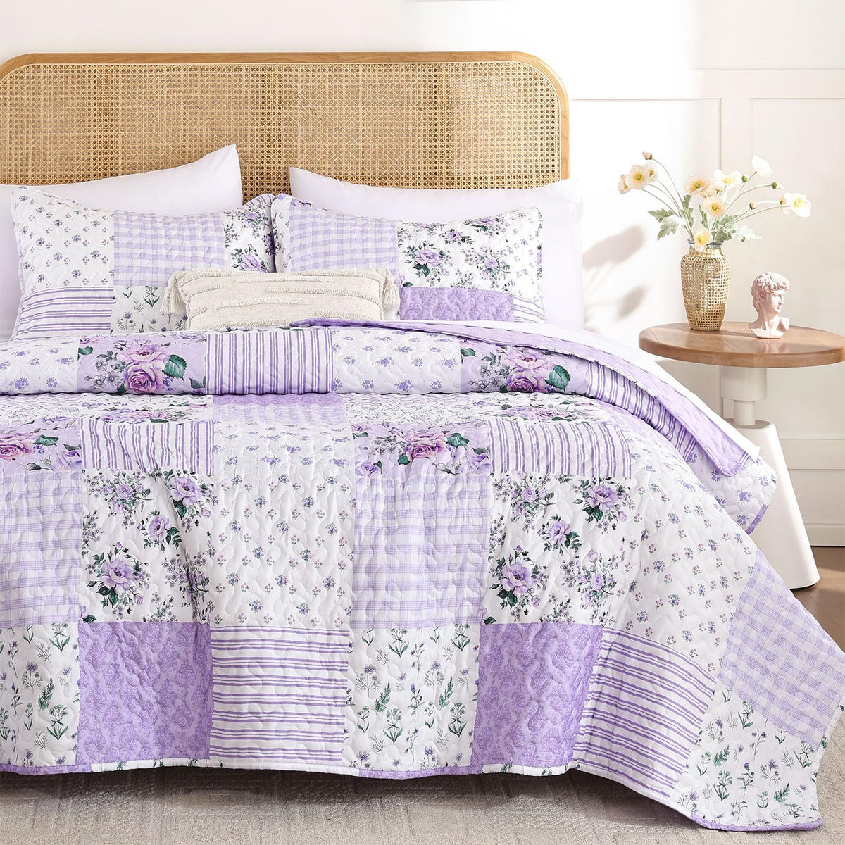 YIKUSH Floral Quilt Set Queen Size – Ultra Soft Lightweight Bedspread, 3 Piece Pink Bedding Set (90"x90") with Pillowcases (20"x26"), All Season Coverlet for Bedroom & Guest Room